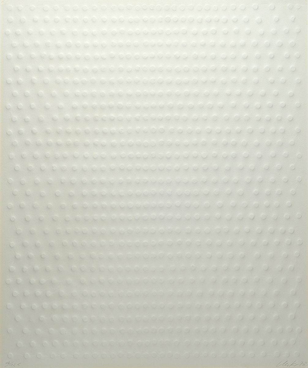 Günther Uecker, geb. 1938, Präge-druck auf handgeschöpftem Papier, unten rechts handsigniert, num. 16/125, dat. 1973, Blattgr. 60 x 50 cm, unter ...