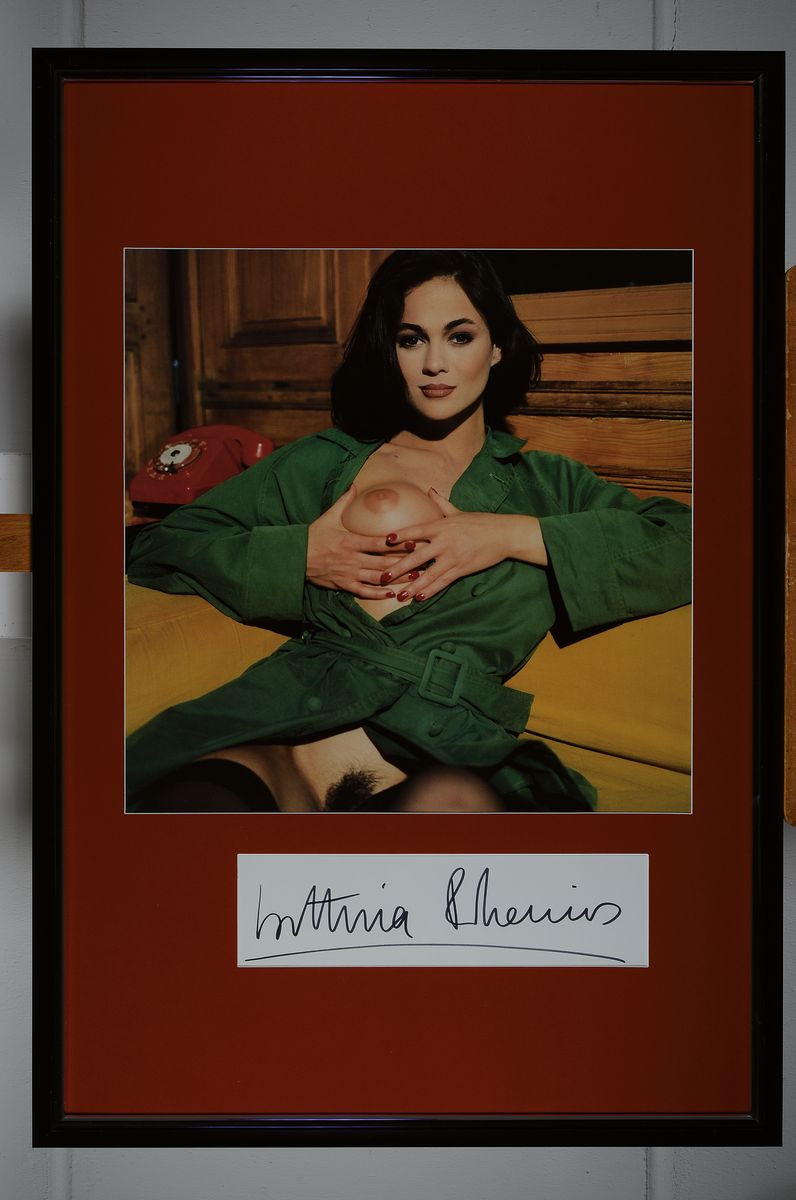 Detail k: Bettina Rheims, geb. 1952, Offsetlitho, handsigniert, aus 1987, "Chambre Close", nur wenige handsignierte Exemplare, das plakatieren war ...