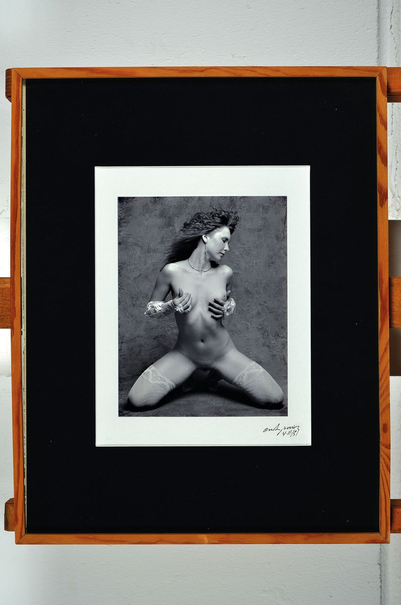 Detail l: Craig Morey, geb. 1952 Fort Wayne/USA, drei Akt-Fotografien, jeweils handsigniert, alle rückseitig mit Echtheitszertifikat vom Künstler, diese ...