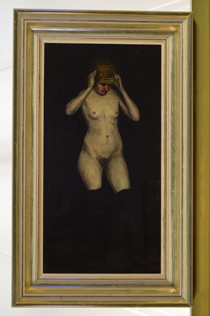 Detail k: F. Hoffmann, deutscher Maler, um 1900, stehender weiblicher Akt vor schwarzem Hintergrund, mit schwarzen überknielangen Strümpfen, Öl/Malkarton, ...