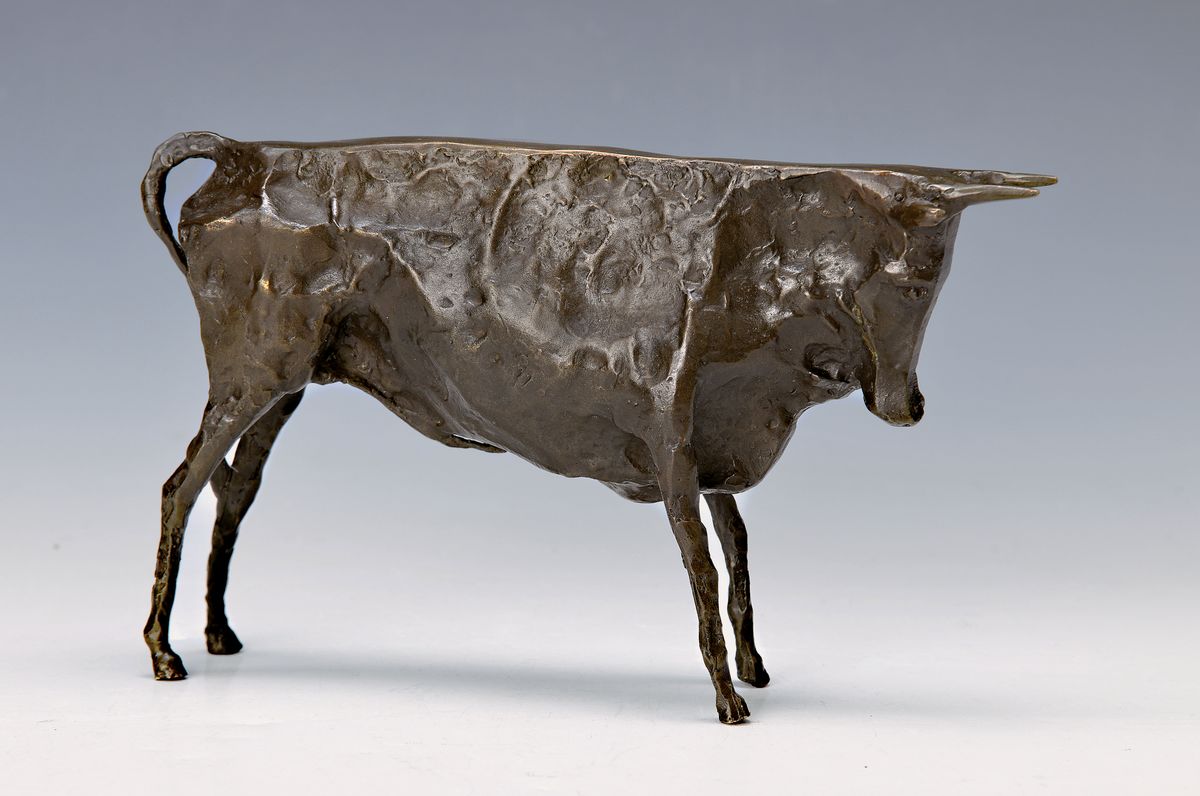Unbekannter zeitgenössischer Künstler, Skulptur eines Stieres, Bronze, ca. 14.5x 25cm