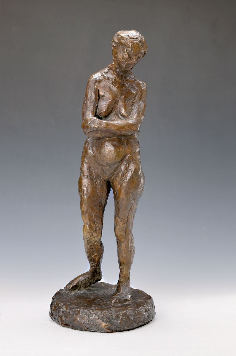 Hans Purrmann, 1880 Speyer-1966 Basel, Studium in Karlsruhe, Meisterschüler von Franz von Stuck, Hier: Bronzeskulptur, Mädchen mit verschränkten ...