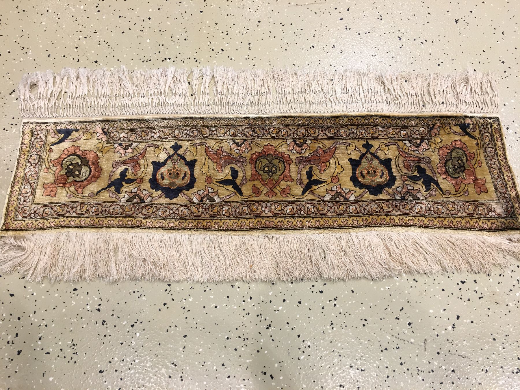 Detail a: Feiner Seiden Kum Kapi alt (Wagireh), Türkei Istanbul, um 1920/1930, reine Naturseide mit Metallbrokat. Spätere Kum Kapi produktion mit ...