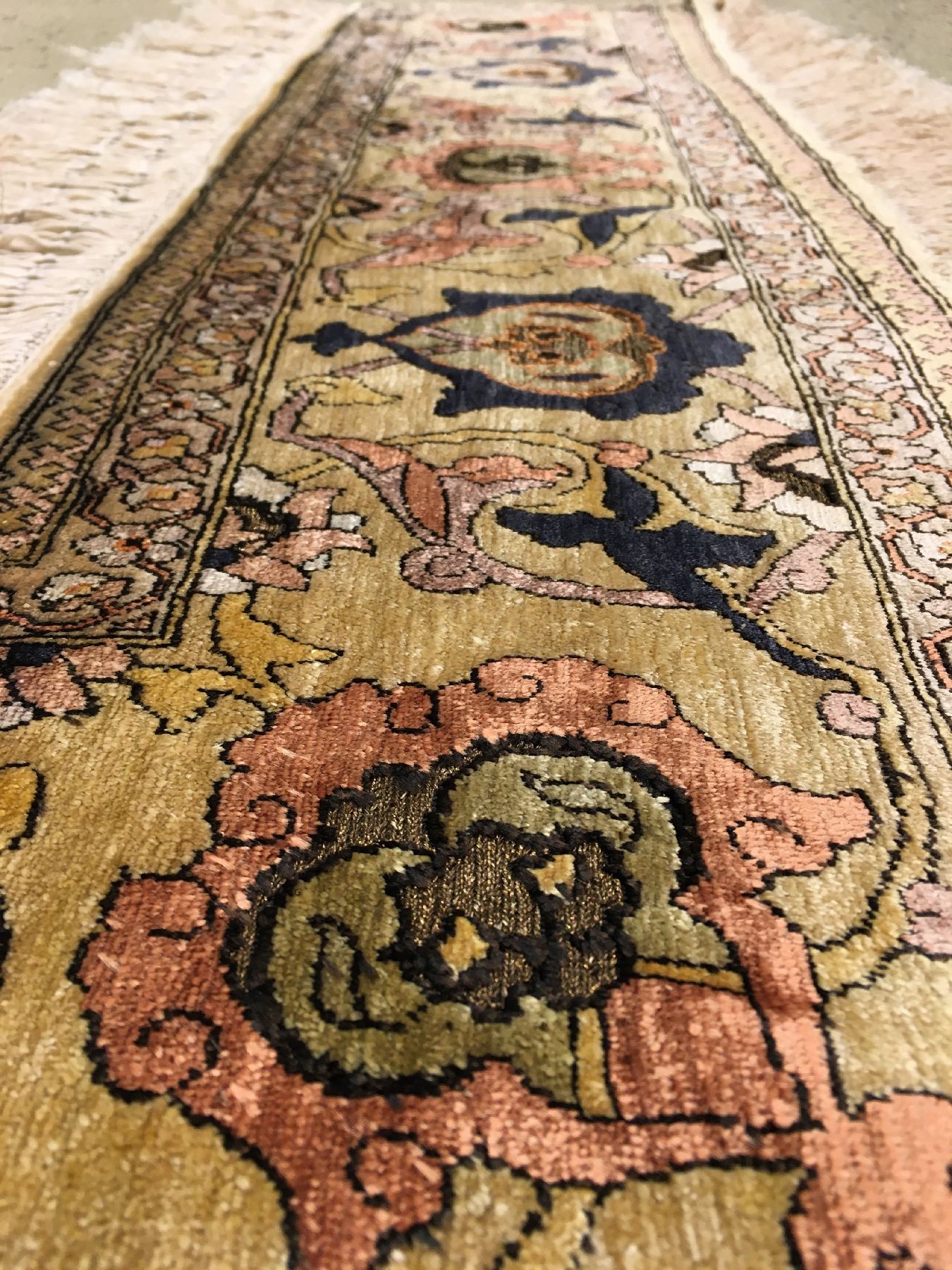 Detail c: Feiner Seiden Kum Kapi alt (Wagireh), Türkei Istanbul, um 1920/1930, reine Naturseide mit Metallbrokat. Spätere Kum Kapi produktion mit ...