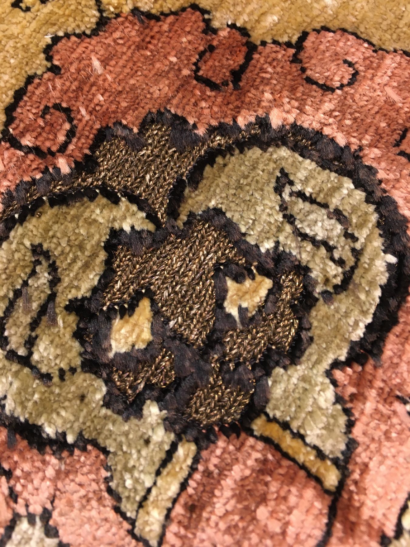 Detail e: Feiner Seiden Kum Kapi alt (Wagireh), Türkei Istanbul, um 1920/1930, reine Naturseide mit Metallbrokat. Spätere Kum Kapi produktion mit ...