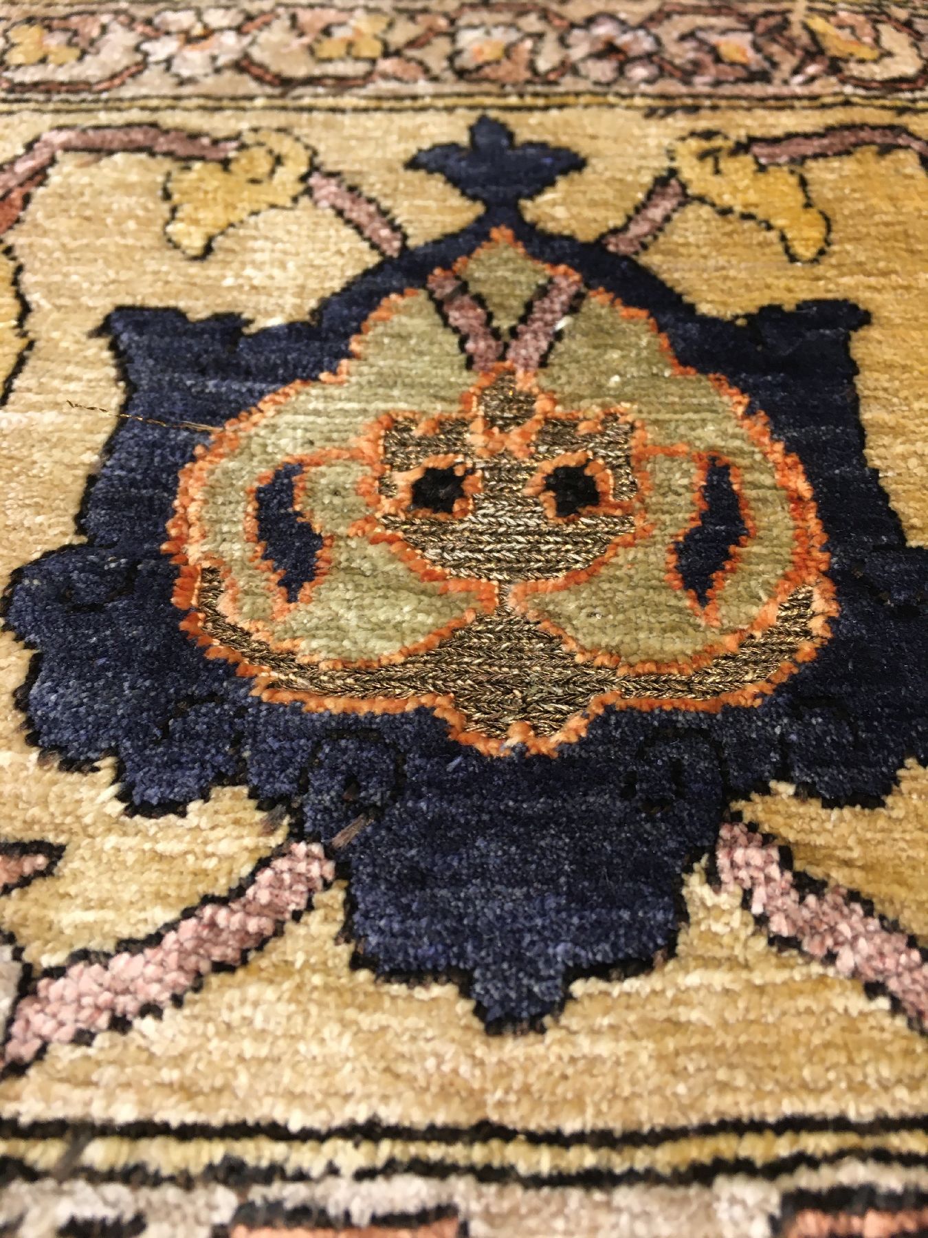 Detail f: Feiner Seiden Kum Kapi alt (Wagireh), Türkei Istanbul, um 1920/1930, reine Naturseide mit Metallbrokat. Spätere Kum Kapi produktion mit ...
