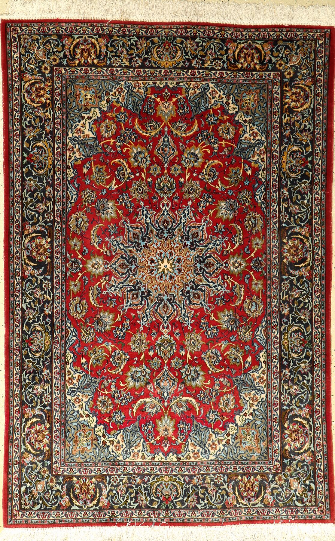 Esfahan fein, Persien, ca. 50 Jahre, Korkwolle mit und auf Seide, ca. 168 x 110 cm,EHZ: 2 (verblasst)