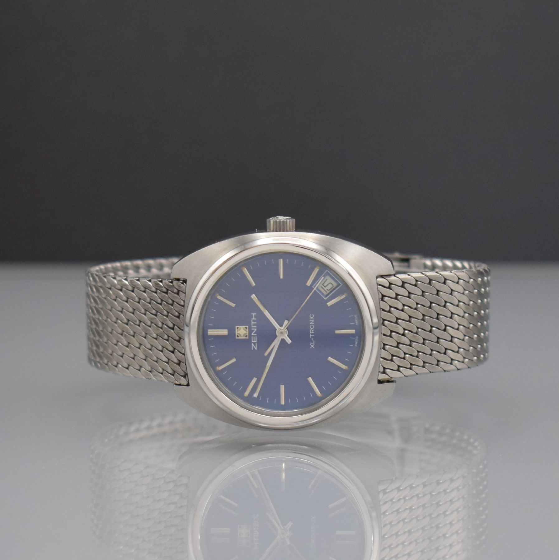 ZENITH XL-Tronic Herrenarmbanduhr in Stahl, Schweiz um 1970, Stimmgabel-Werk, verschr. Geh. Ref. 01-0061-500, orig. Stahl- Milanaiseband, blaues ...