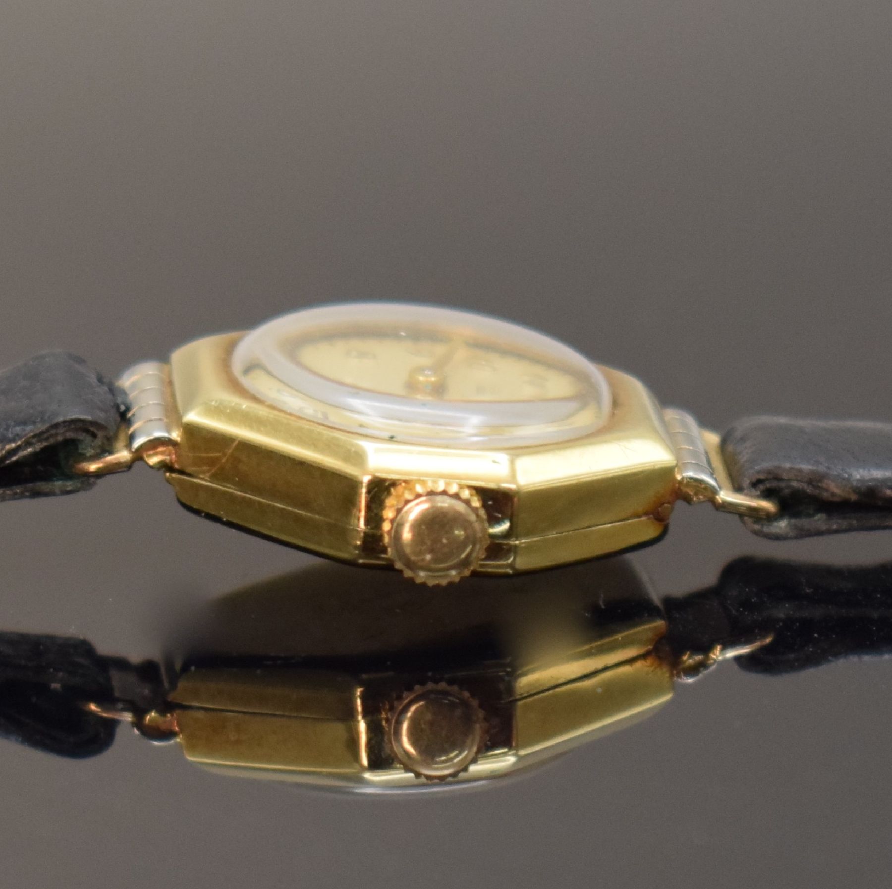 Detail c: LANGE GLASHÜTTE SACHSEN seltene Damenarmbanduhr in GG 585/000, Deutschland um 1940, octagonales Scharniergeh., verg. Zifferbl., gold. Zeiger, ...