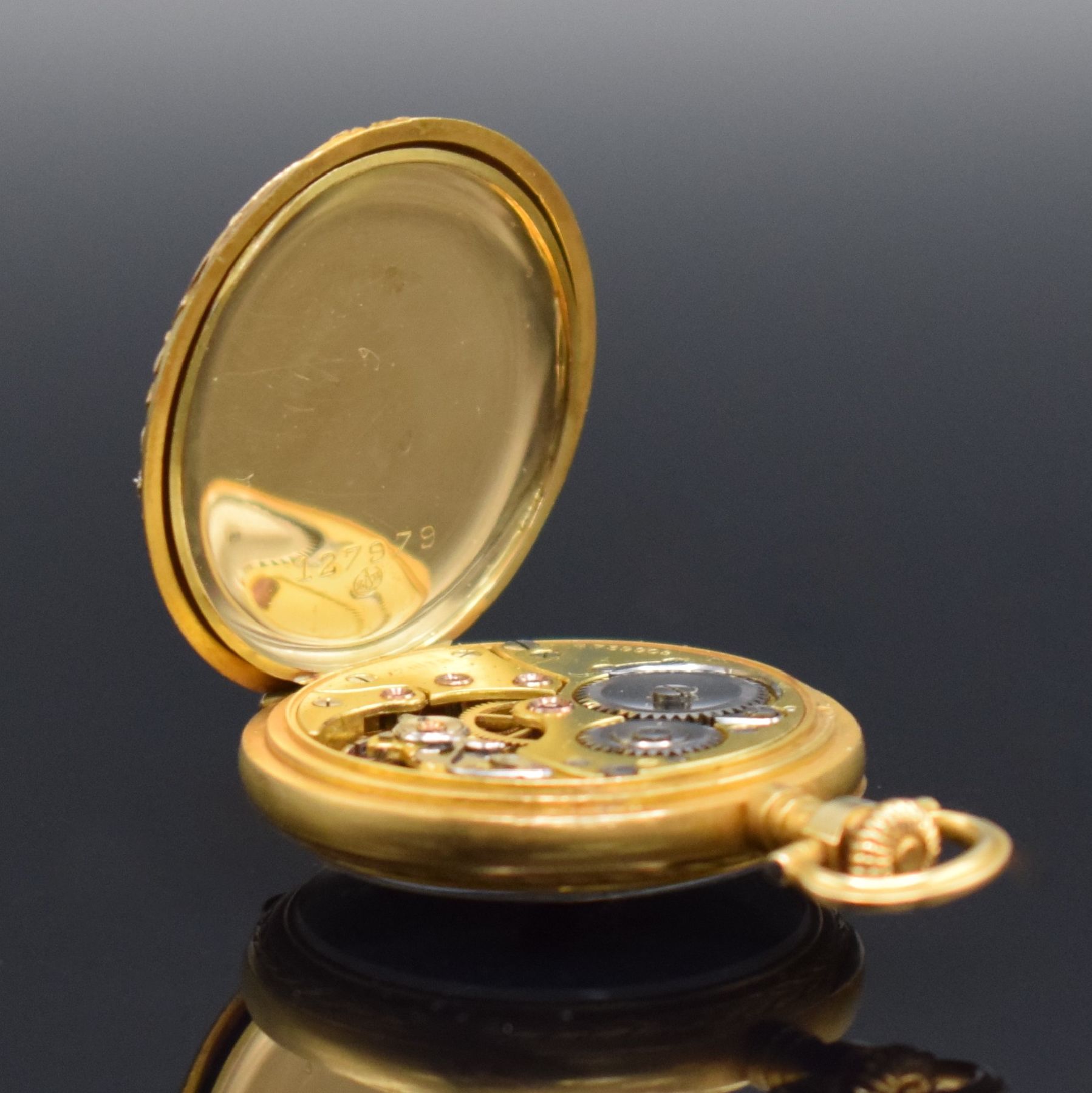 Detail m: ZENITH / Anonym 2 Damentaschenuhren in Gold,Schweiz um 1910, 1 x Zenith, offenes & floral verziertes Louis-XVI-Geh. in GG 750/000, Emailzifferbl., ...