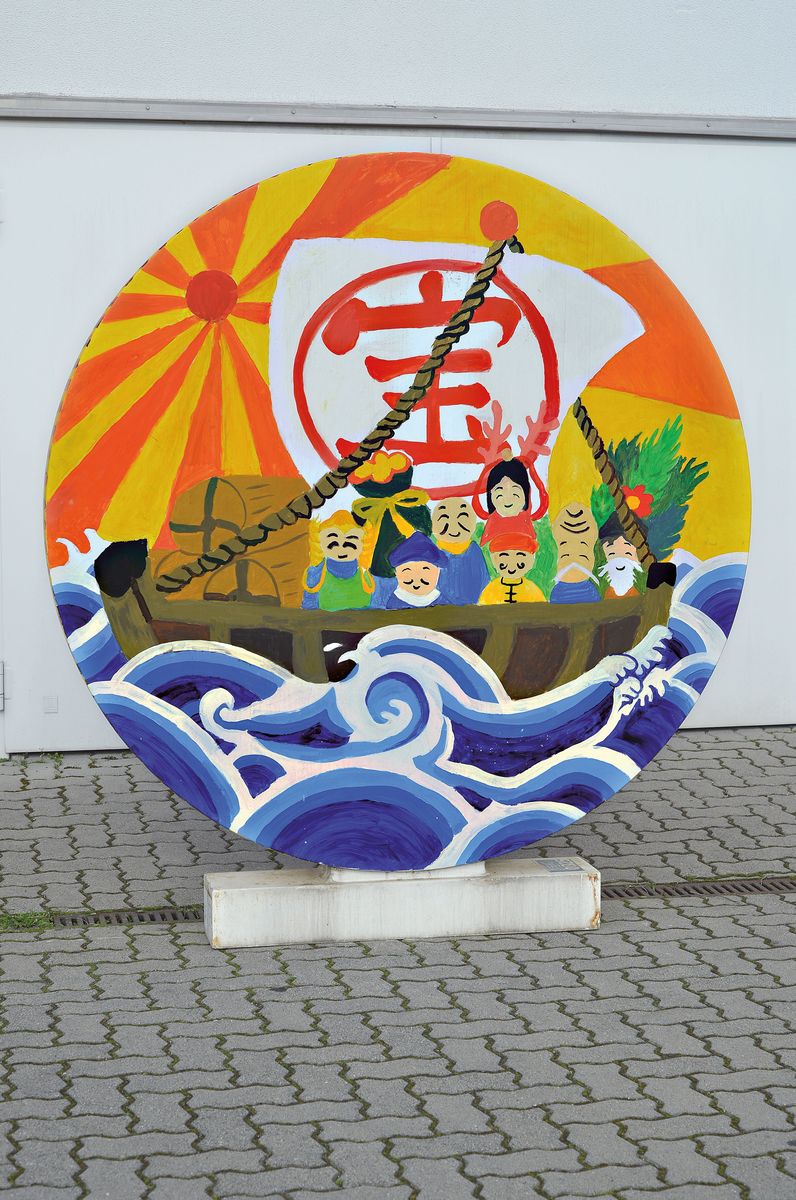 Detail l: Jörg Immendorff, 1945-2007, Albatros, Euro Taler Skulptur, entstanden 2000 zur Einführung des Euro im Projekt Euro und Kunst,D. ca. 176cm tiefe ca. ...
