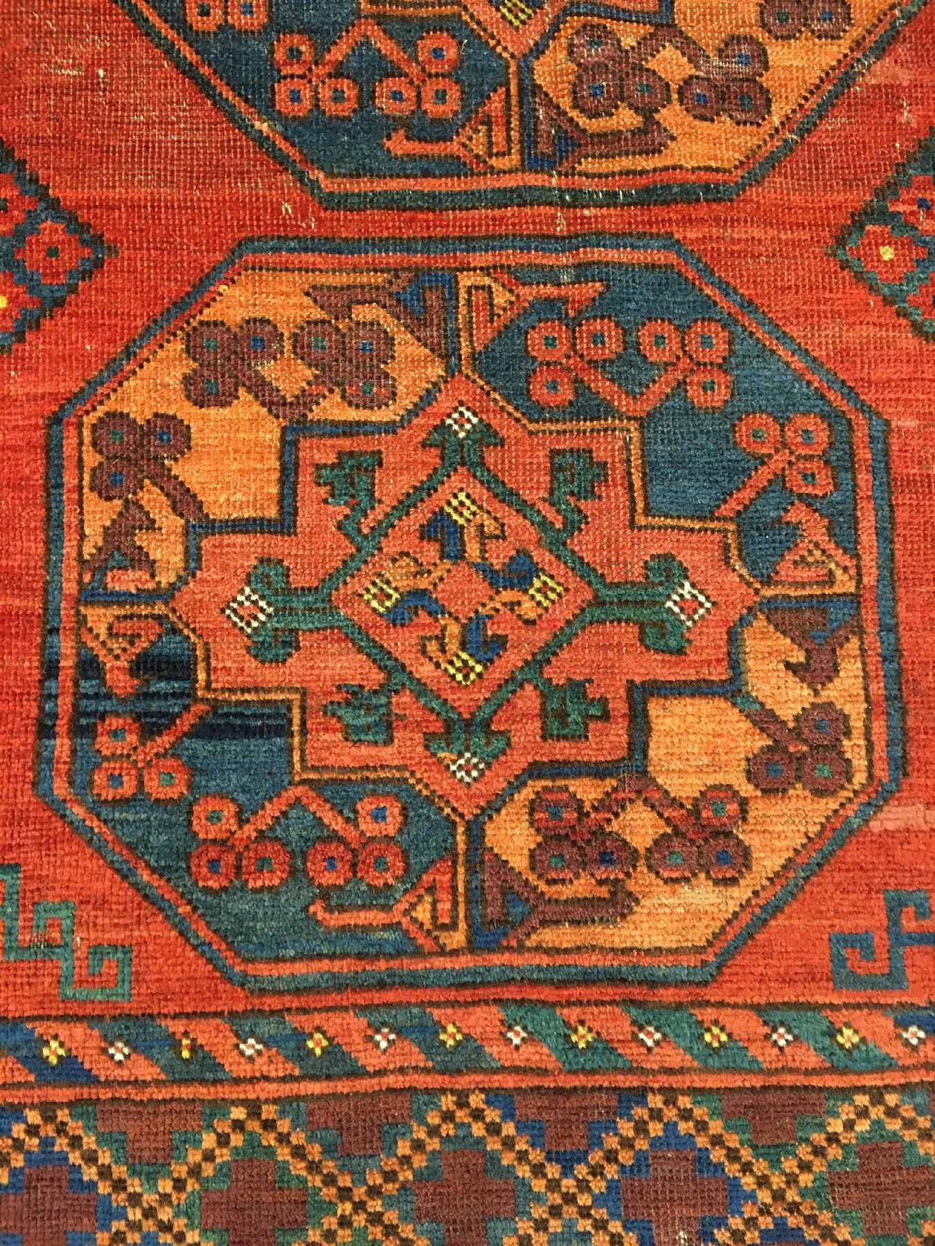 Detail c: Ersari "Hauptteppich" antik (Gülli-Güls), Turkmenistan Amu-Darja, 19.Jhd., Wolle geknüpft auf Wolle. Seltener fein geknüpfter ...
