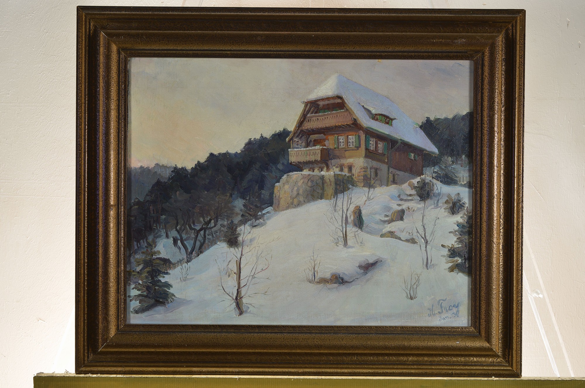Detail k: H. Frey, datiert Jan. 39, Bauernhaus in verschneiter Winterlandschaft, Öl/Lwd, rechts unten signiert und dat., ca. 38x49cm, R. ca. 52x63cm