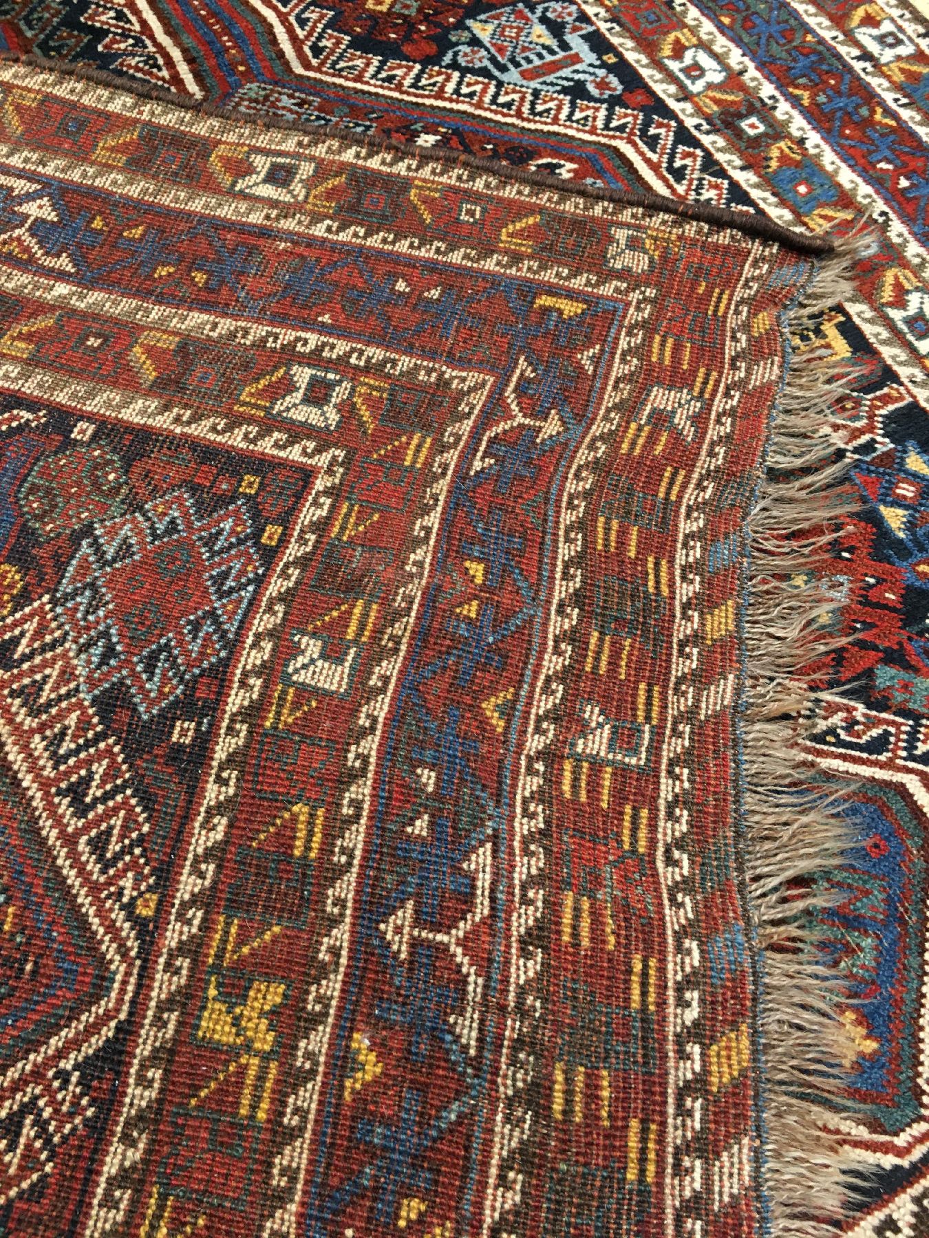 Detail h: Khamseh antik, Südwestpersien Fars-Gebiet, 19.Jhd., Wolle geknüpft auf Wolle. Breitformatiger Khamseh mit charakteristischen Hühner Motiven. Gute ...