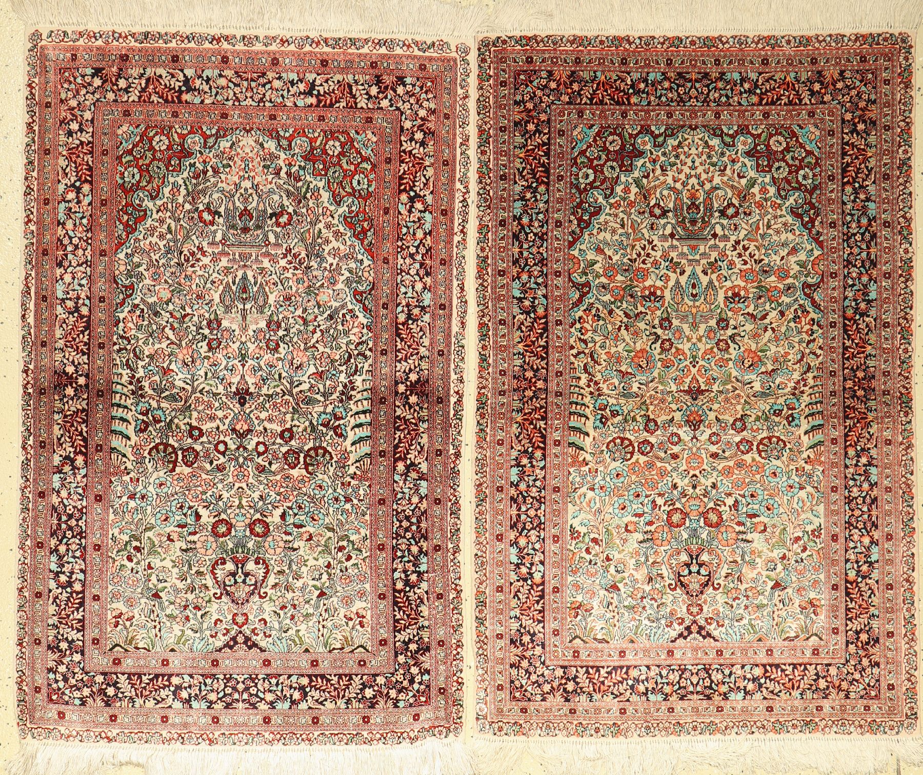 1 Paar Seiden Hereke fein, China, ca. 40 Jahre, reine Naturseide, ca. 124 x 78 cm, EHZ:3