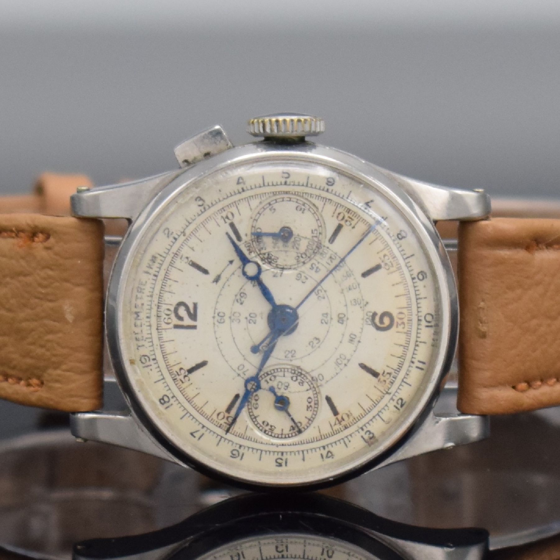 Detail a: VALJOUX 69 seltene Damenarmbanduhr mit Chronograph in Stahl, Schweiz um 1940, Handaufzug, 3-tlg. Geh., Boden & Glasrand aufgedr., silb. ...