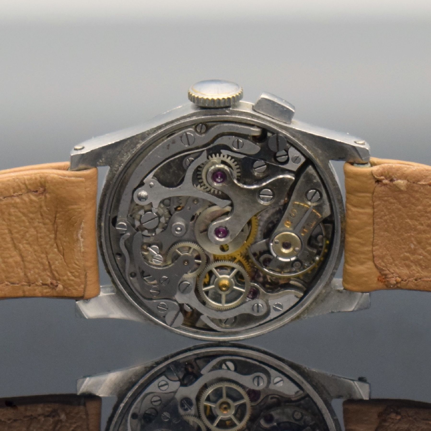 Detail g: VALJOUX 69 seltene Damenarmbanduhr mit Chronograph in Stahl, Schweiz um 1940, Handaufzug, 3-tlg. Geh., Boden & Glasrand aufgedr., silb. ...