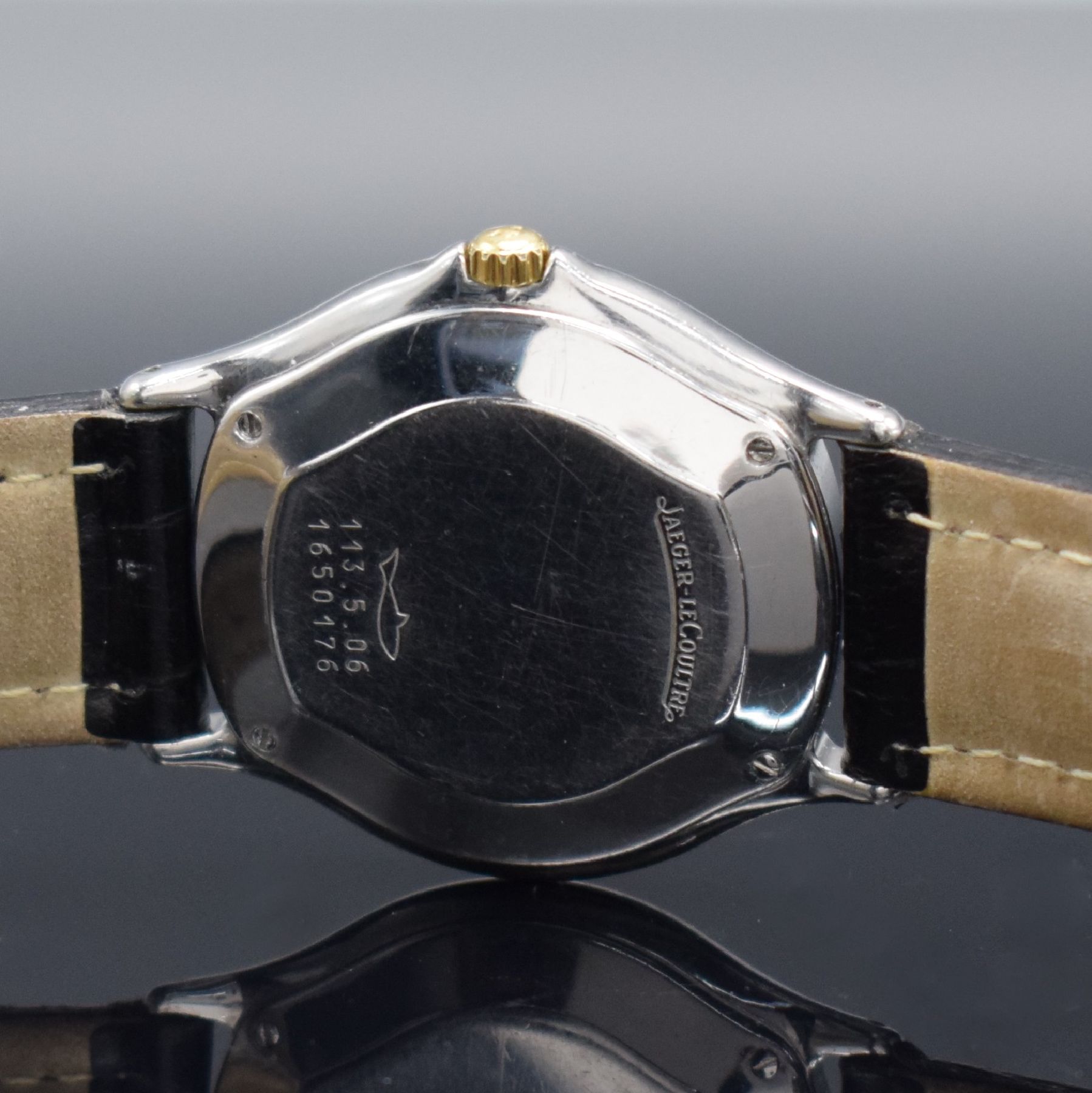 Detail e: Jaeger-LeCoultre Armbanduhr in Stahl/Gold, Schweiz um 1985, 4-fach verschr. Geh. Ref. 113.5.06, eingel. Goldlünette m. Pulsations- skala, quarz, ...