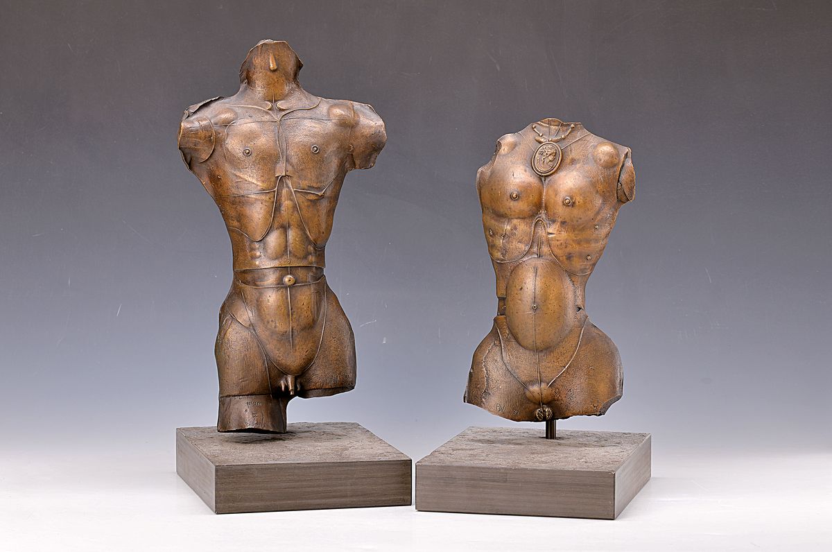 Detail k: Paul Wunderlich, 1927 Eberswalde - 2010 Saint-Pierre-de-Vassols, weiblicher und männliche Torso, Bronze patiniert, 40 x 15 x 11.5 cm, auf dunklem ...