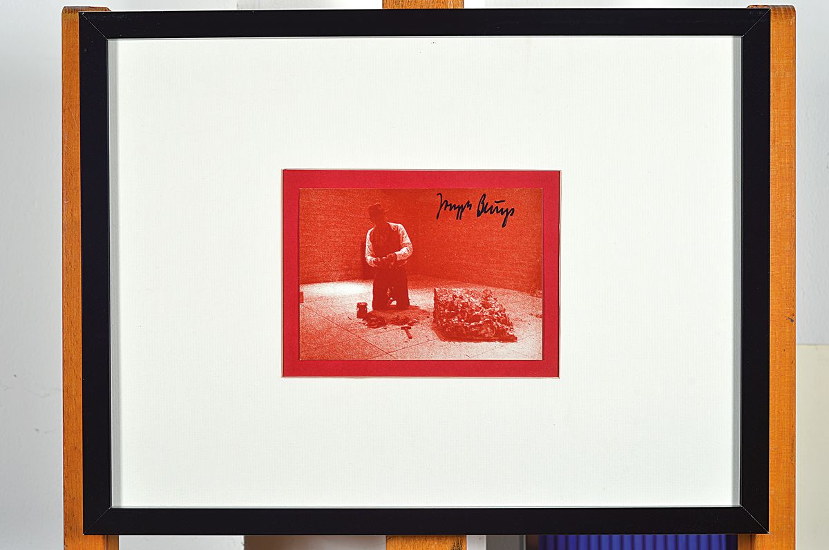 Detail k: Joseph Beuys, 1921 - 1986, Multiple, handsigniert, "Hasengrab I" 1982, ca. 10.5 x 14.5 cm, unter Glas, Rahmen: 25 x 31 cm, Edition Staeck, ...