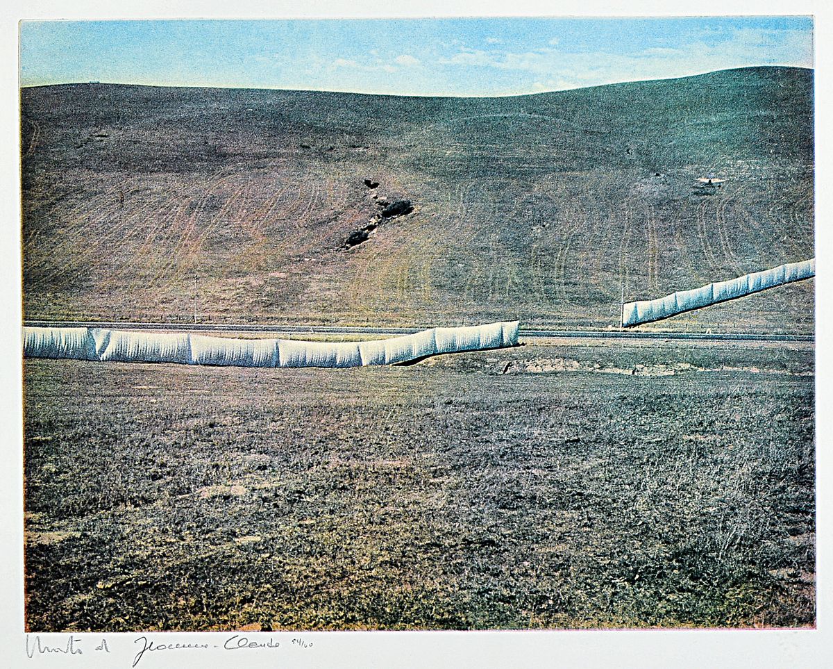 Christo, 1935 - 2009, Heliogravur auf BFK Papier, handsigniert und num. 54/60, sign. von Christo und Frau Jeanne, ca. 40 x 50 cm, Rahmen: 61 x 71