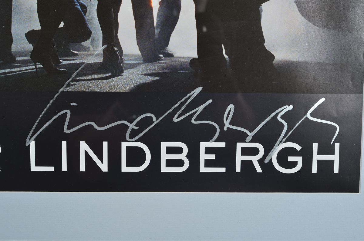 Detail l: Peter Lindbergh, 1944 - 2019, Offsetlitho, aus 2008, handsigniert, ca. 84 x 59.5 cm, Moenchehaus Museum Goslar Rahmen 67 x 87 cm