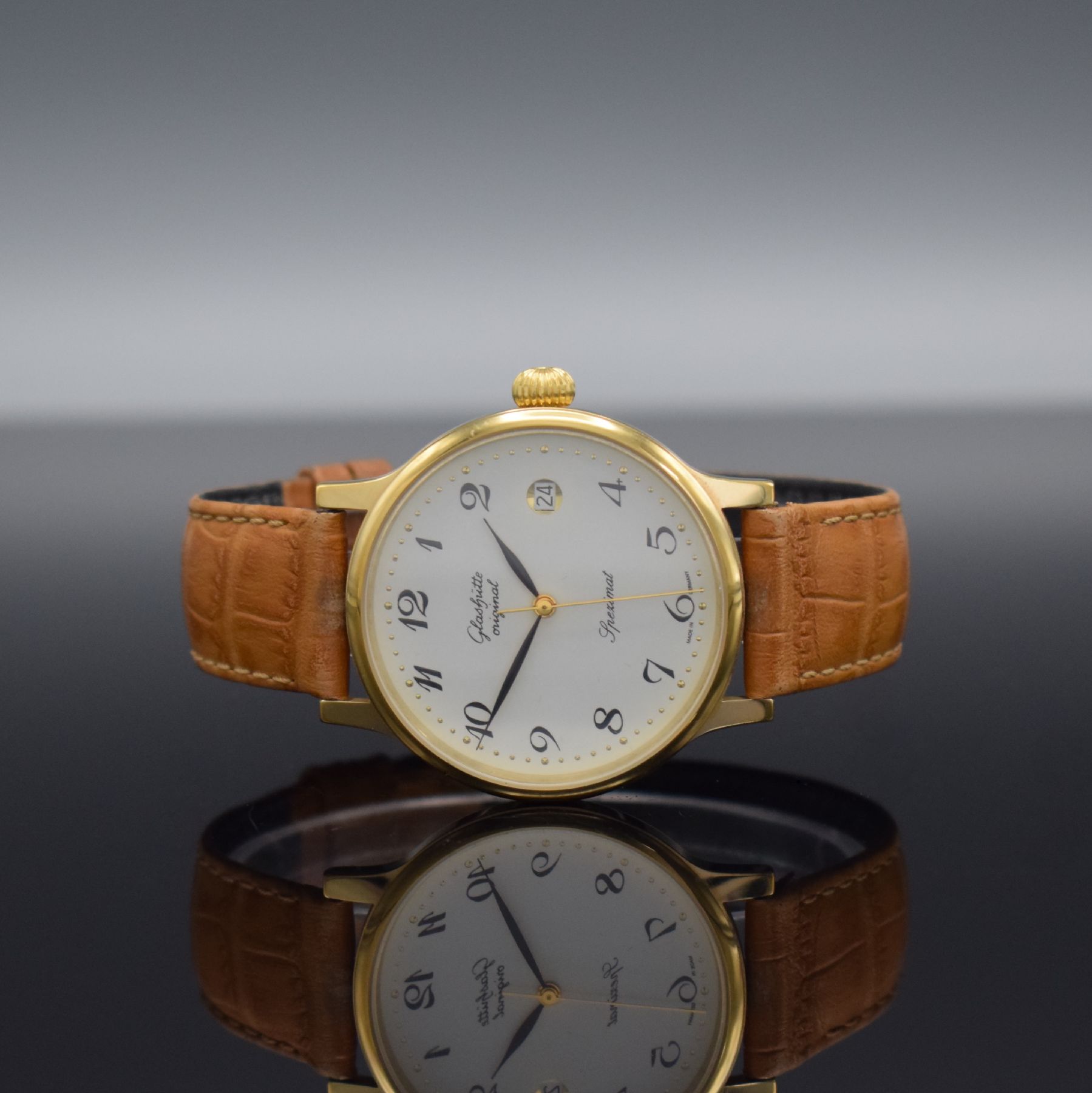 GLASHÜTTE ORIGINAL Spezimat große Armbanduhr Kal. 10-30, Deutschland um 1992, Automatik, verg. Geh. m. aufgedr. Stahlboden, orig. Lederband, neutr. ...