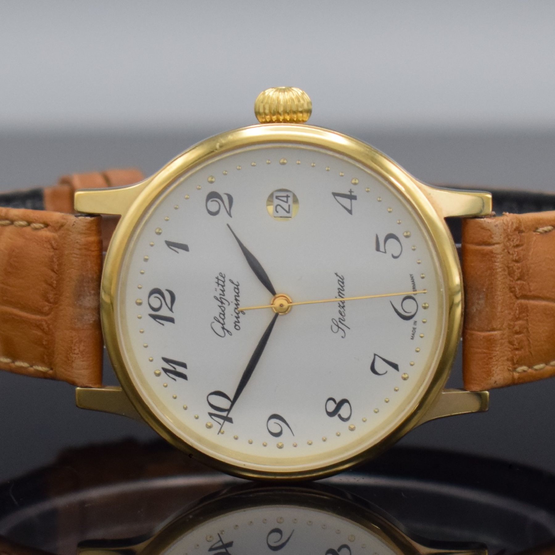 Detail a: GLASHÜTTE ORIGINAL Spezimat große Armbanduhr Kal. 10-30, Deutschland um 1992, Automatik, verg. Geh. m. aufgedr. Stahlboden, orig. Lederband, neutr. ...