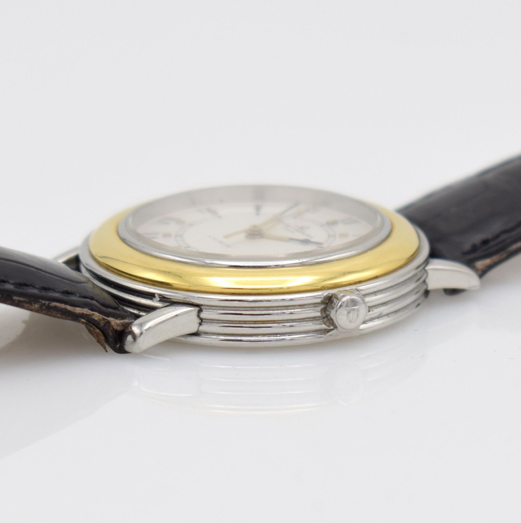 Detail f: BAUME & MERCIER Fleetwood Herrenarmbanduhr in Edelstahl/Gold, Schweiz um 1995, Automatik, Ref. 3137.018, Boden 6-fach verschr. 2x Schr. fehl., ...