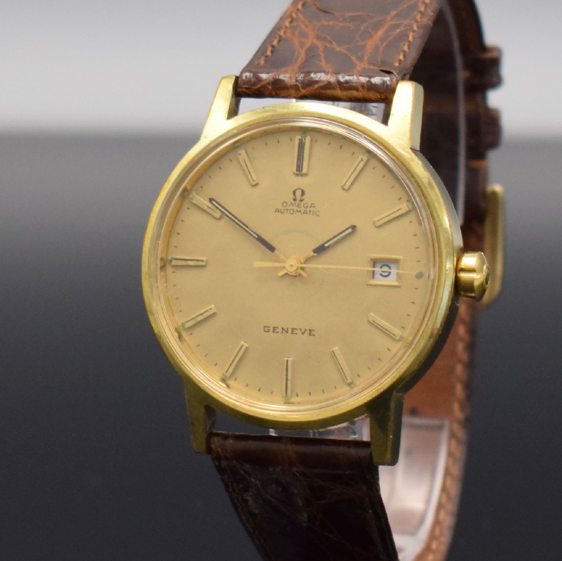 Detail c: OMEGA Geneve Herrenarmbanduhr, Schweiz um 1973, Automatik, Ref. 1660098, verg. Gehäuse, Edelstahlboden geschr., orig. Lederband m. orig. Dornschl., ...