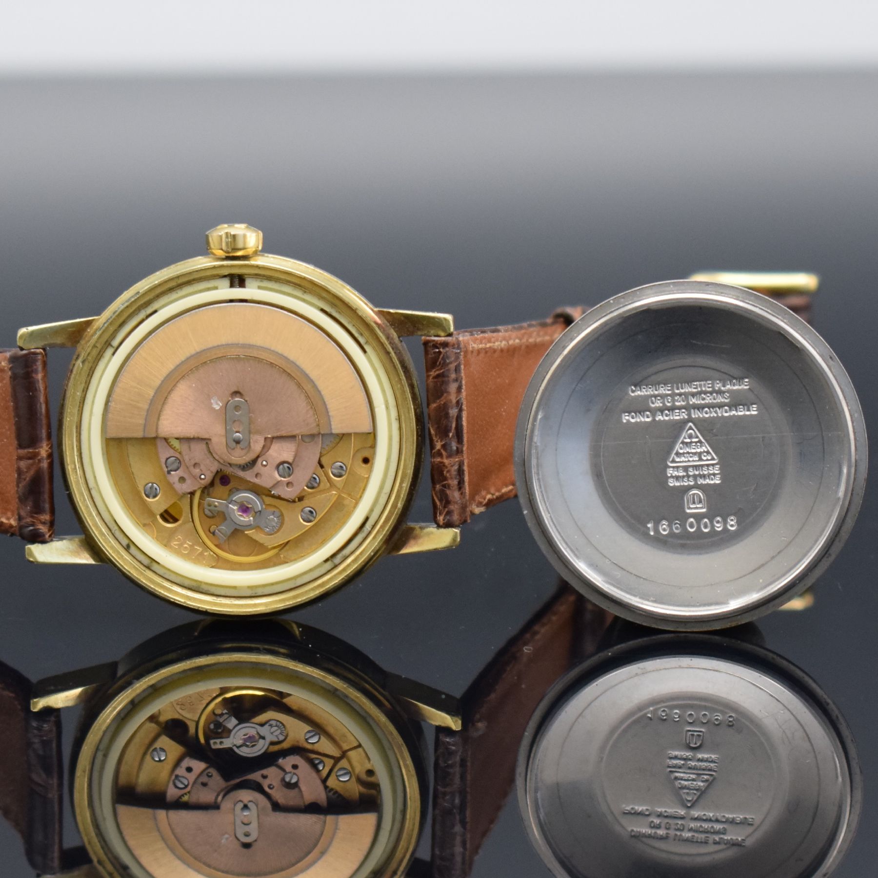 Detail f: OMEGA Geneve Herrenarmbanduhr, Schweiz um 1973, Automatik, Ref. 1660098, verg. Gehäuse, Edelstahlboden geschr., orig. Lederband m. orig. Dornschl., ...