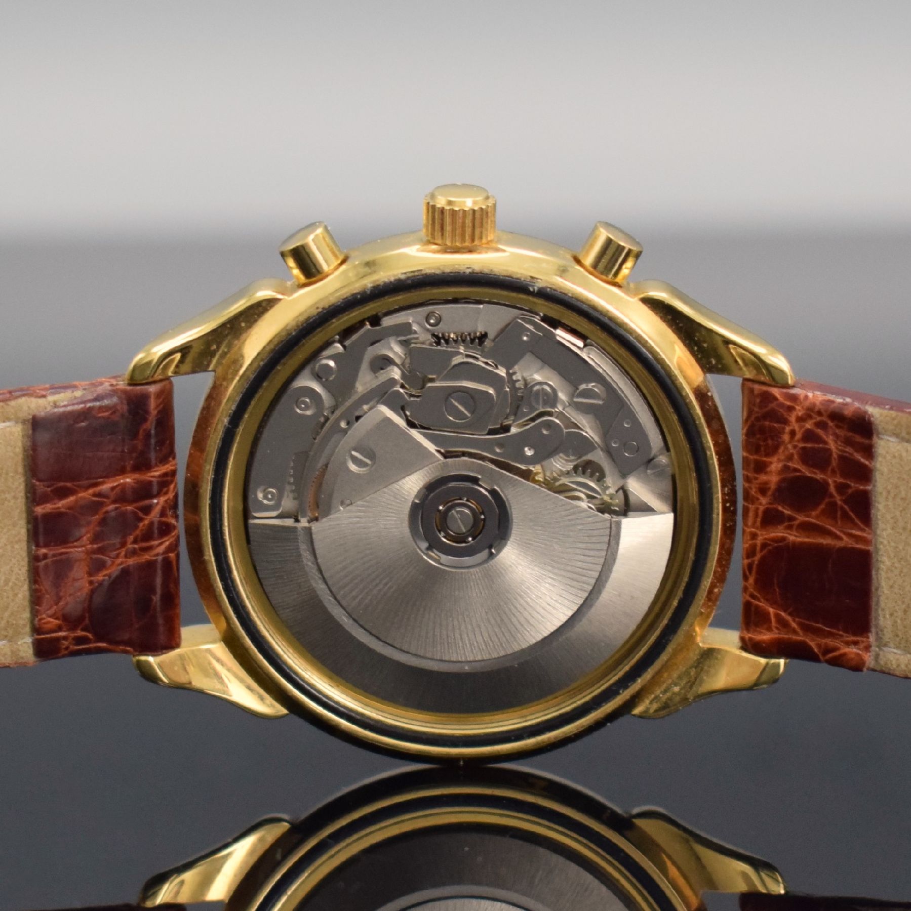 Detail e: DU BOIS limitierter Armbandchronograph mit Mondphase & Datum, Schweiz um 1995, verg. Geh. m. verschr. Stahlboden, silb. Zifferbl., gold. Indizes, ...