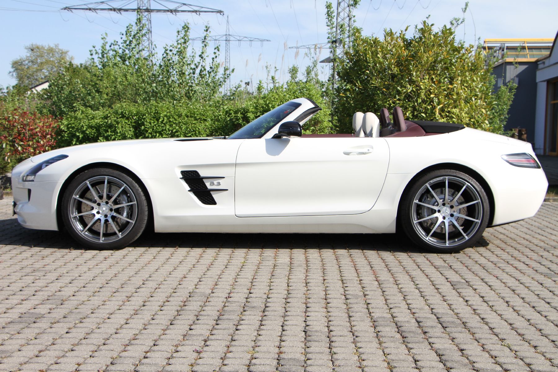 Detail a: Mercedes-Benz SLS AMG GT Roadster, Fahrgestellnummer: WMX1974781A010305, EZ 06/2013, Laufleistung 18.900 km, HU 04/2021, 435 kW/591 PS, 8-Zylinder, ...