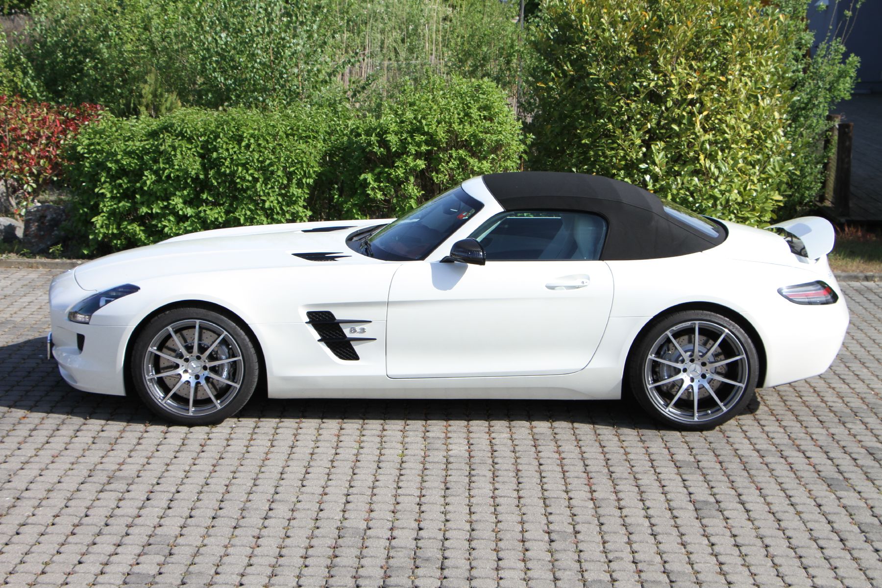 Detail d: Mercedes-Benz SLS AMG GT Roadster, Fahrgestellnummer: WMX1974781A010305, EZ 06/2013, Laufleistung 18.900 km, HU 04/2021, 435 kW/591 PS, 8-Zylinder, ...