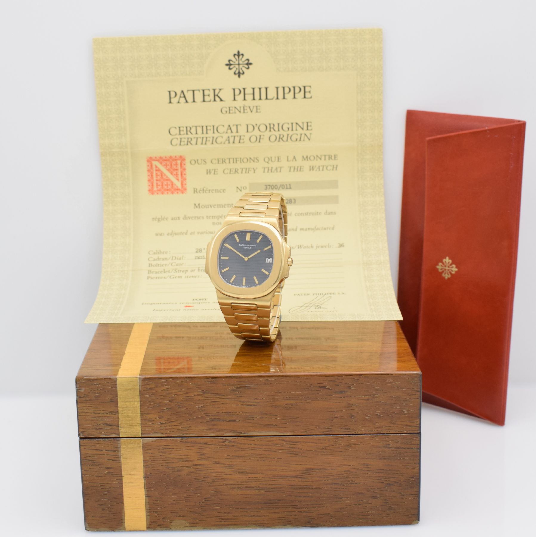 Detail b: PATEK PHILIPPE hochfeine & seltene Herrenarmbanduhr "Jumbo" Nautilus Ref. 3700/11 Design von Gerald Genta in GG 750/000 mit original ...