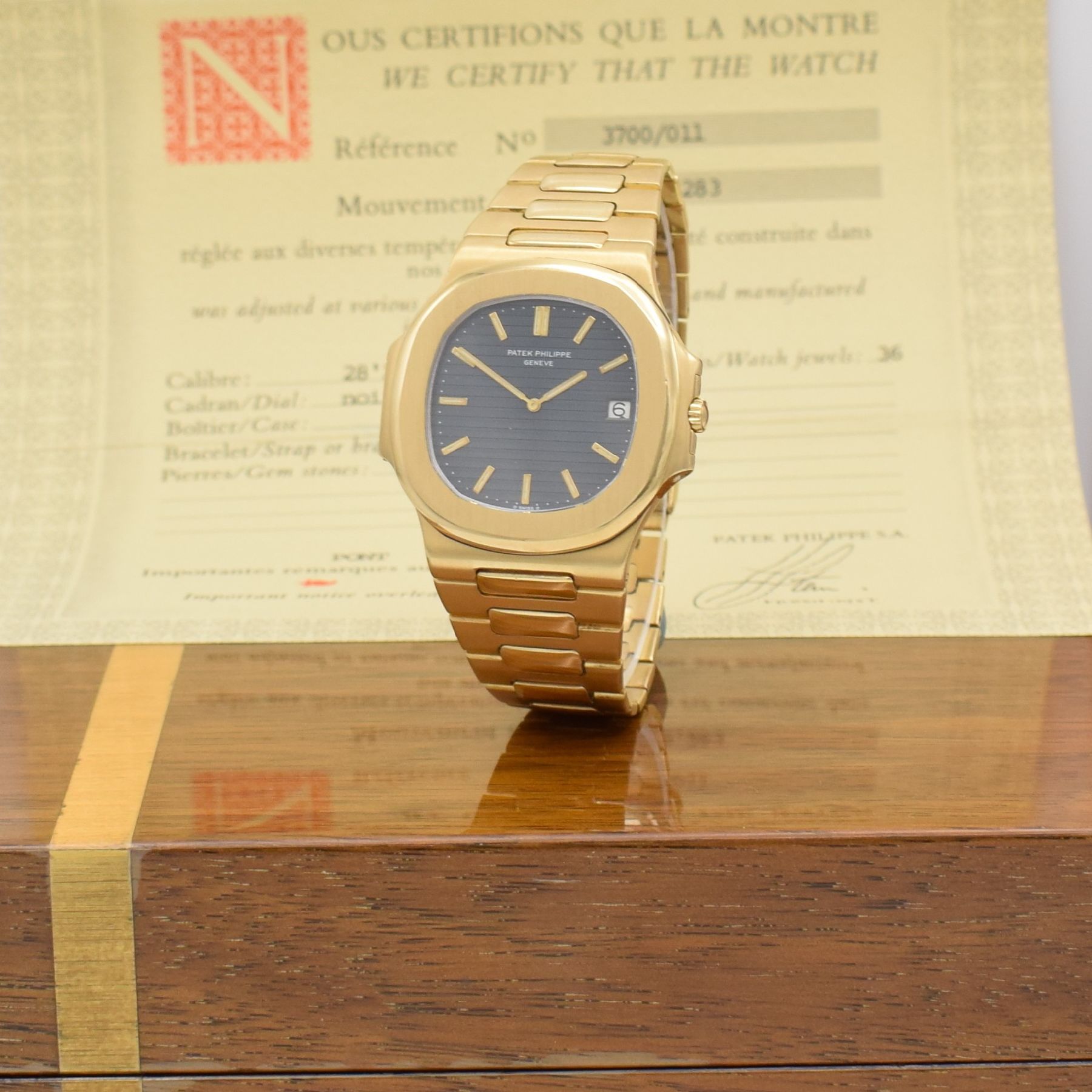 Detail c: PATEK PHILIPPE hochfeine & seltene Herrenarmbanduhr "Jumbo" Nautilus Ref. 3700/11 Design von Gerald Genta in GG 750/000 mit original ...