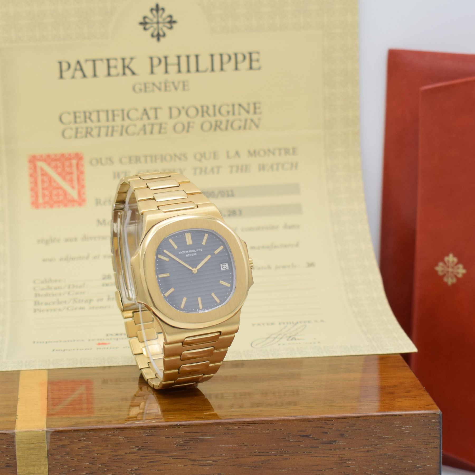 Detail f: PATEK PHILIPPE hochfeine & seltene Herrenarmbanduhr "Jumbo" Nautilus Ref. 3700/11 Design von Gerald Genta in GG 750/000 mit original ...