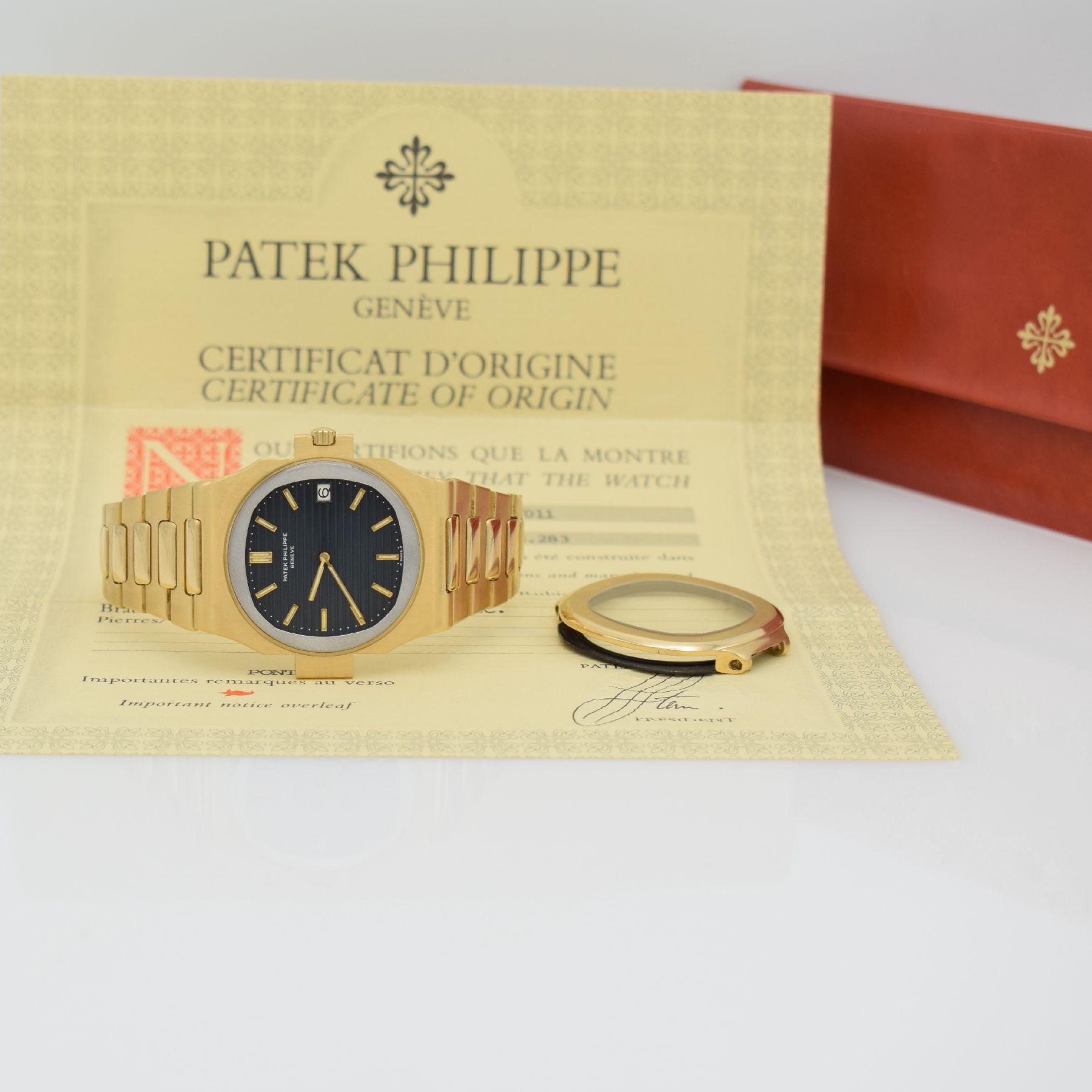 Detail p: PATEK PHILIPPE hochfeine & seltene Herrenarmbanduhr "Jumbo" Nautilus Ref. 3700/11 Design von Gerald Genta in GG 750/000 mit original ...