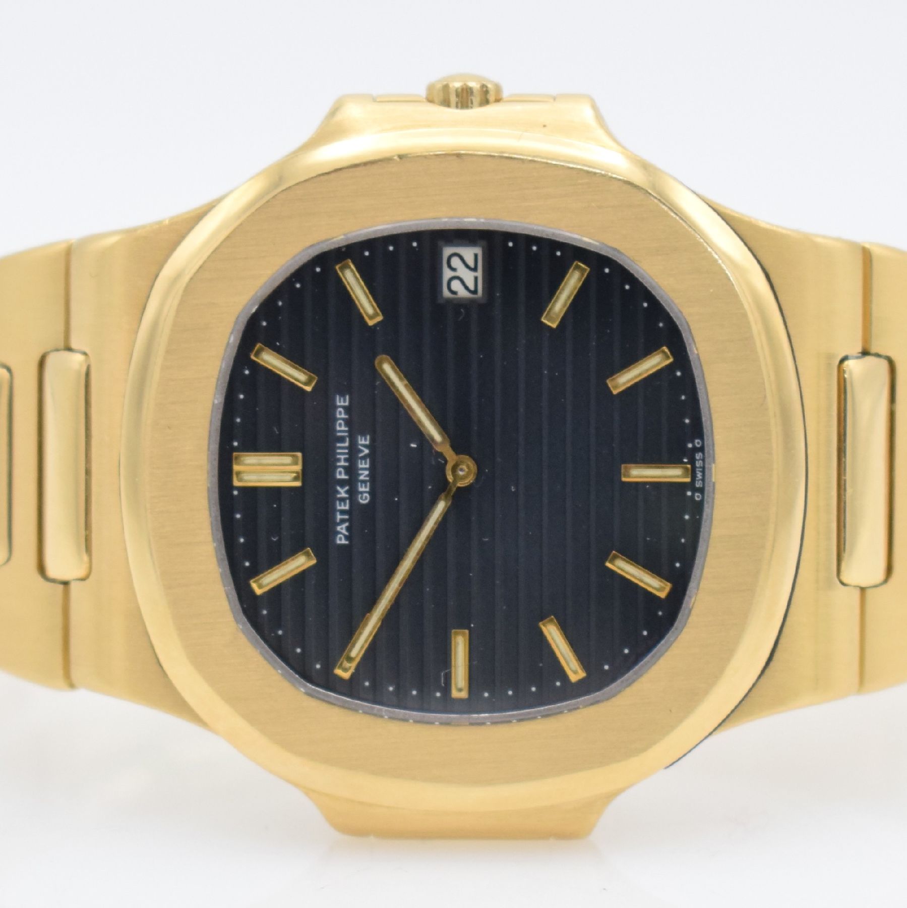 Detail q: PATEK PHILIPPE hochfeine & seltene Herrenarmbanduhr "Jumbo" Nautilus Ref. 3700/11 Design von Gerald Genta in GG 750/000 mit original ...
