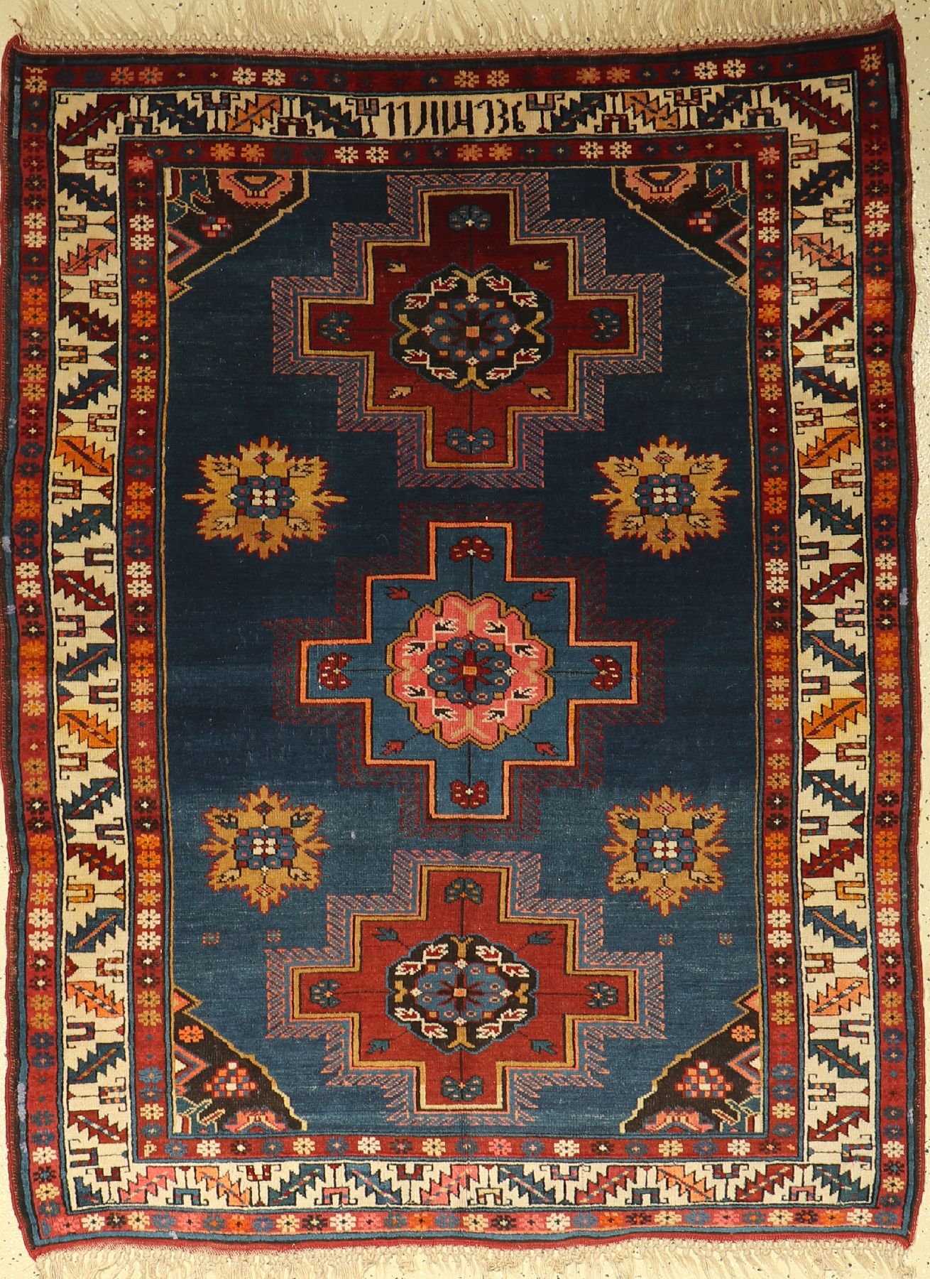 Kazak alt, Kaukasus, um 1920, Wolle auf Wolle, ca. 165 x 129 cm, EHZ: 4