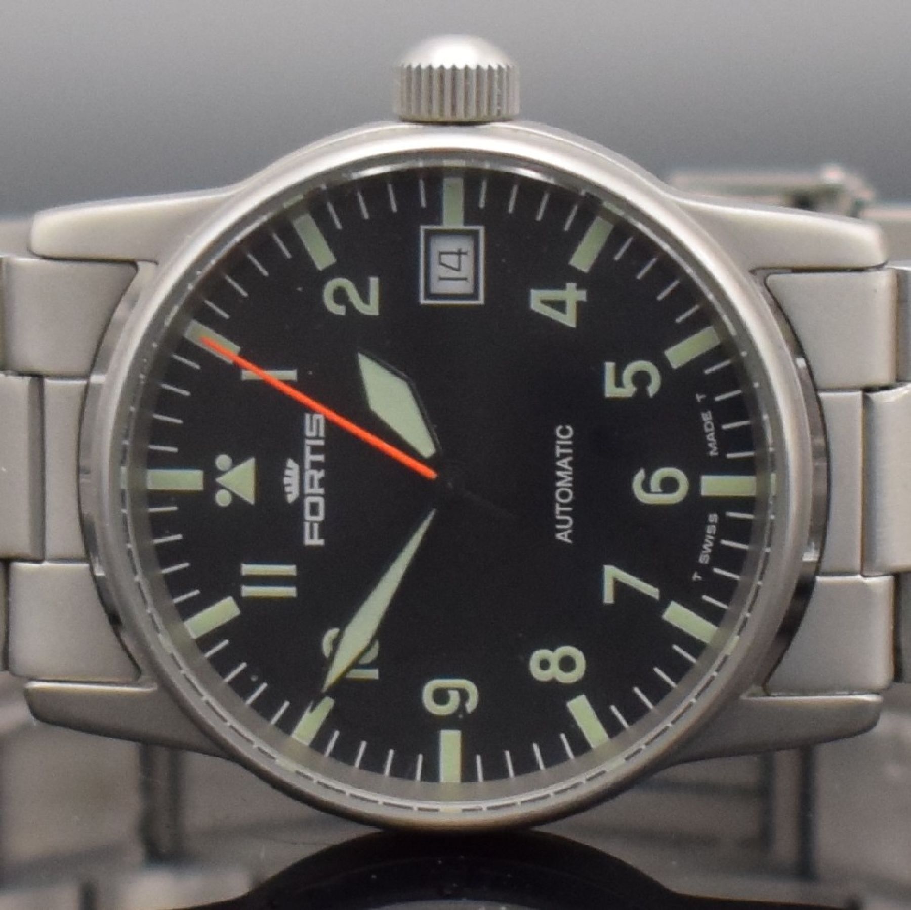 Detail a: FORTIS Armbanduhr in Edelstahl, Schweiz um 1995, Automatik, Ref. 620.10.46, verschr. Edelstahlgeh. inkl. Gliederband m. Faltschl., schwarzes ...