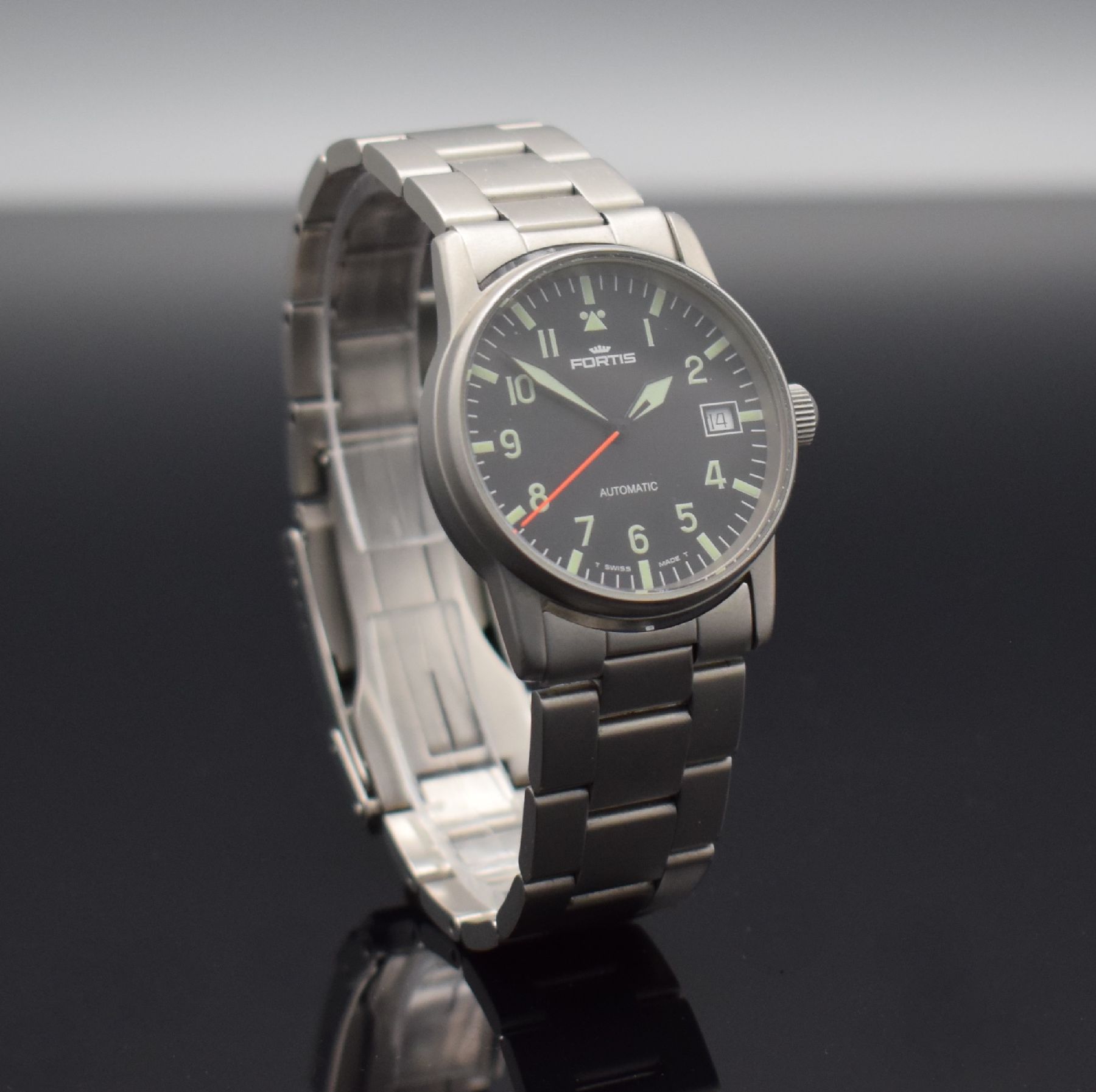 Detail d: FORTIS Armbanduhr in Edelstahl, Schweiz um 1995, Automatik, Ref. 620.10.46, verschr. Edelstahlgeh. inkl. Gliederband m. Faltschl., schwarzes ...