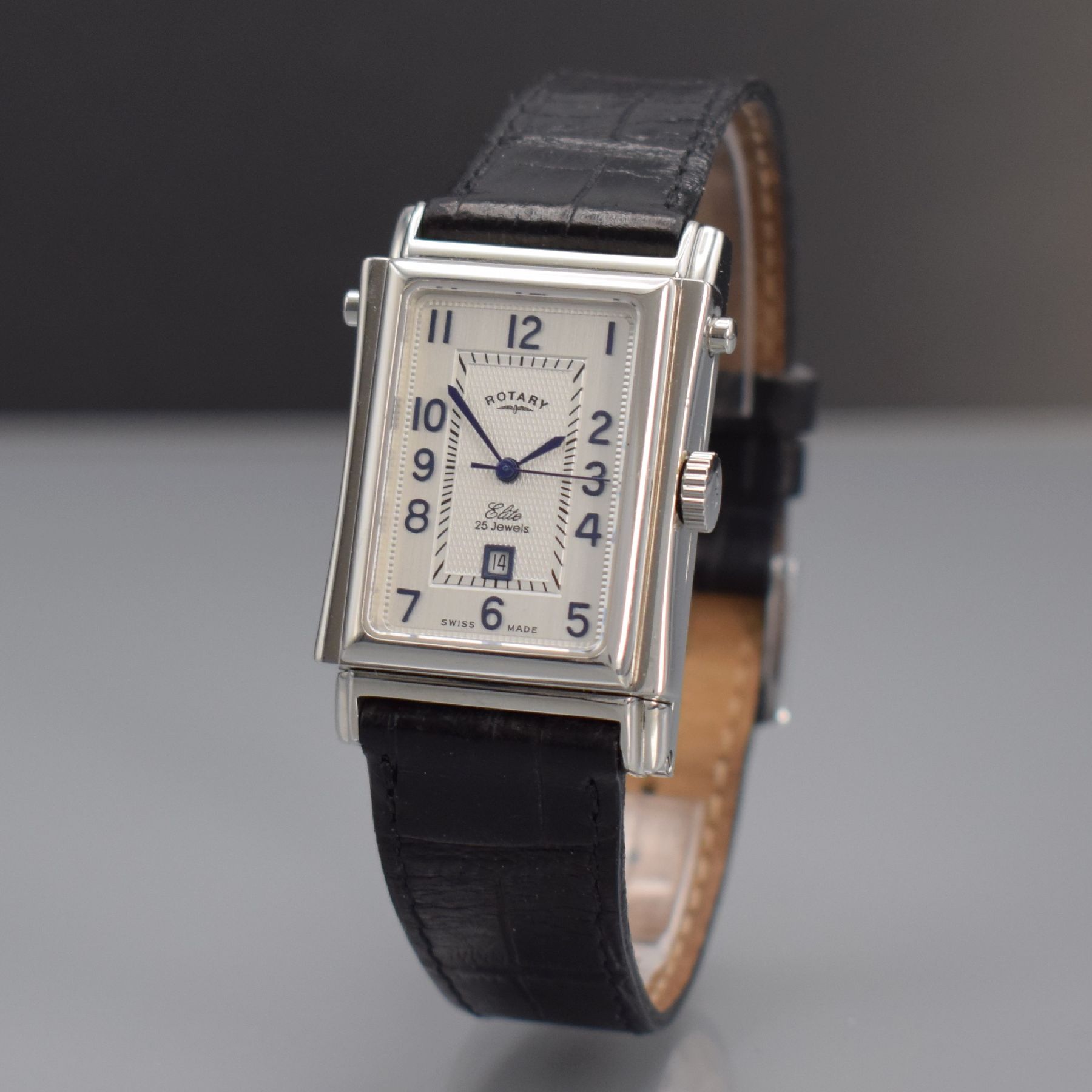 Detail b: ROTARY rechteckige drehbare Herrenarmbanduhr in Stahl, Schweiz um 2001, Automatik, beids. vergl. Wendegeh., Boden 8-fach verschr., silb. Zifferbl. m. ...