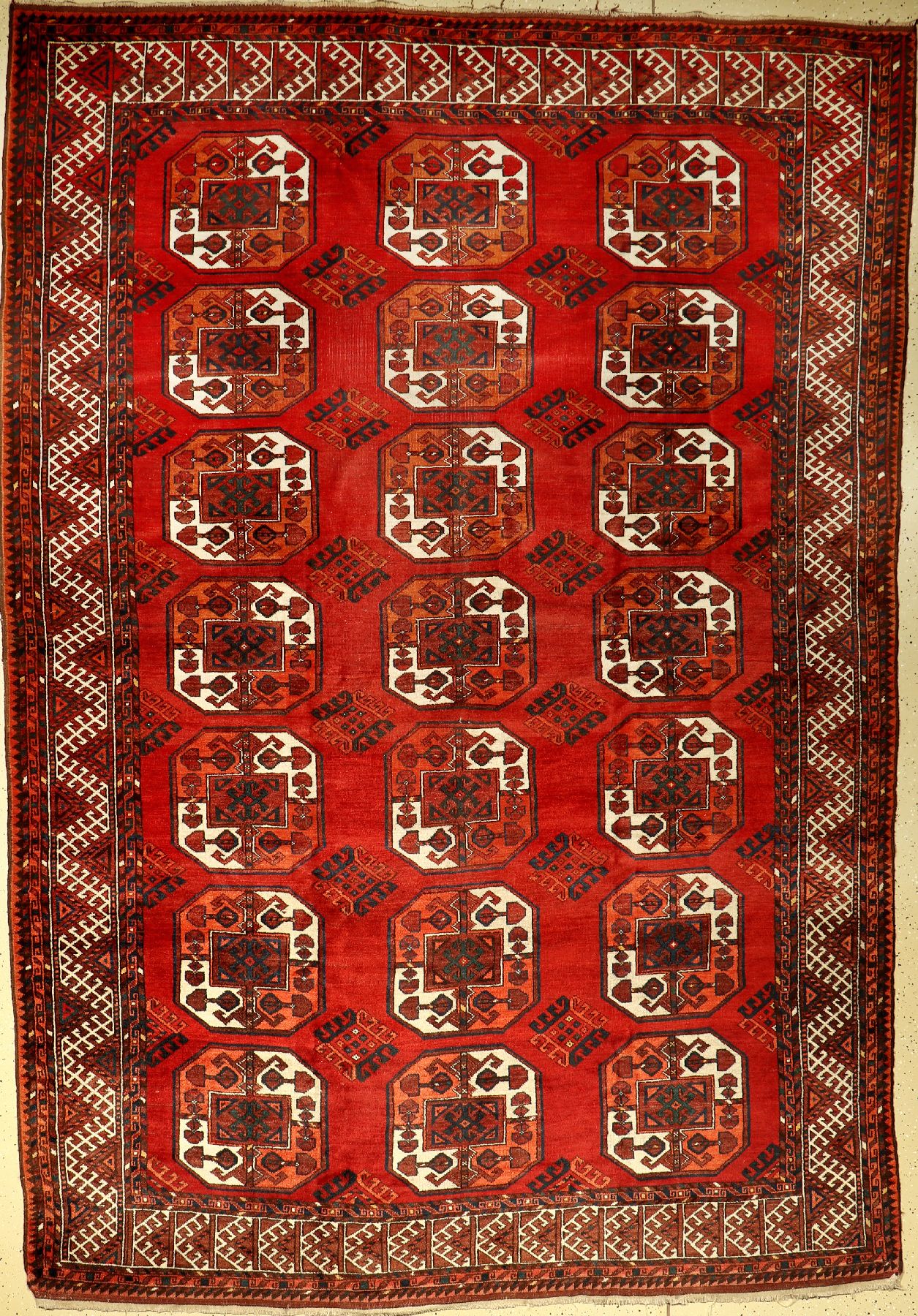Kizel-Ayak Hauptteppich, antik, Turkmenistan, um 1900, Wolle auf Wolle, ca. 323 x 229 cm, dekorativ, EHZ: 3