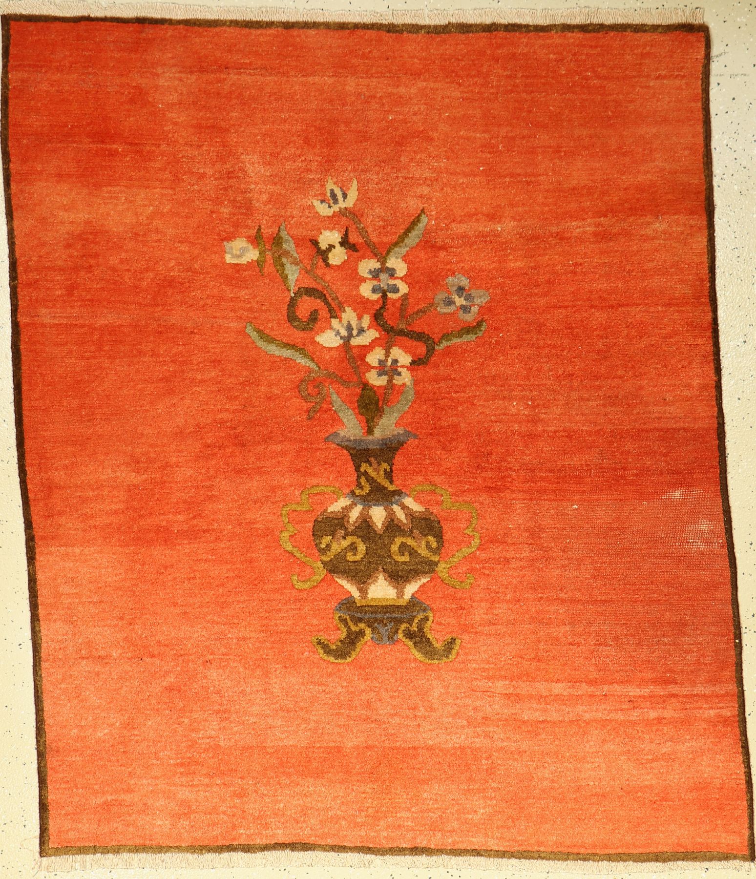 Mongolai alt, um 1940, Wolle auf Baumwolle,ca. 155 x 132 cm, EHZ: 3 (Gebrauchsspuren).