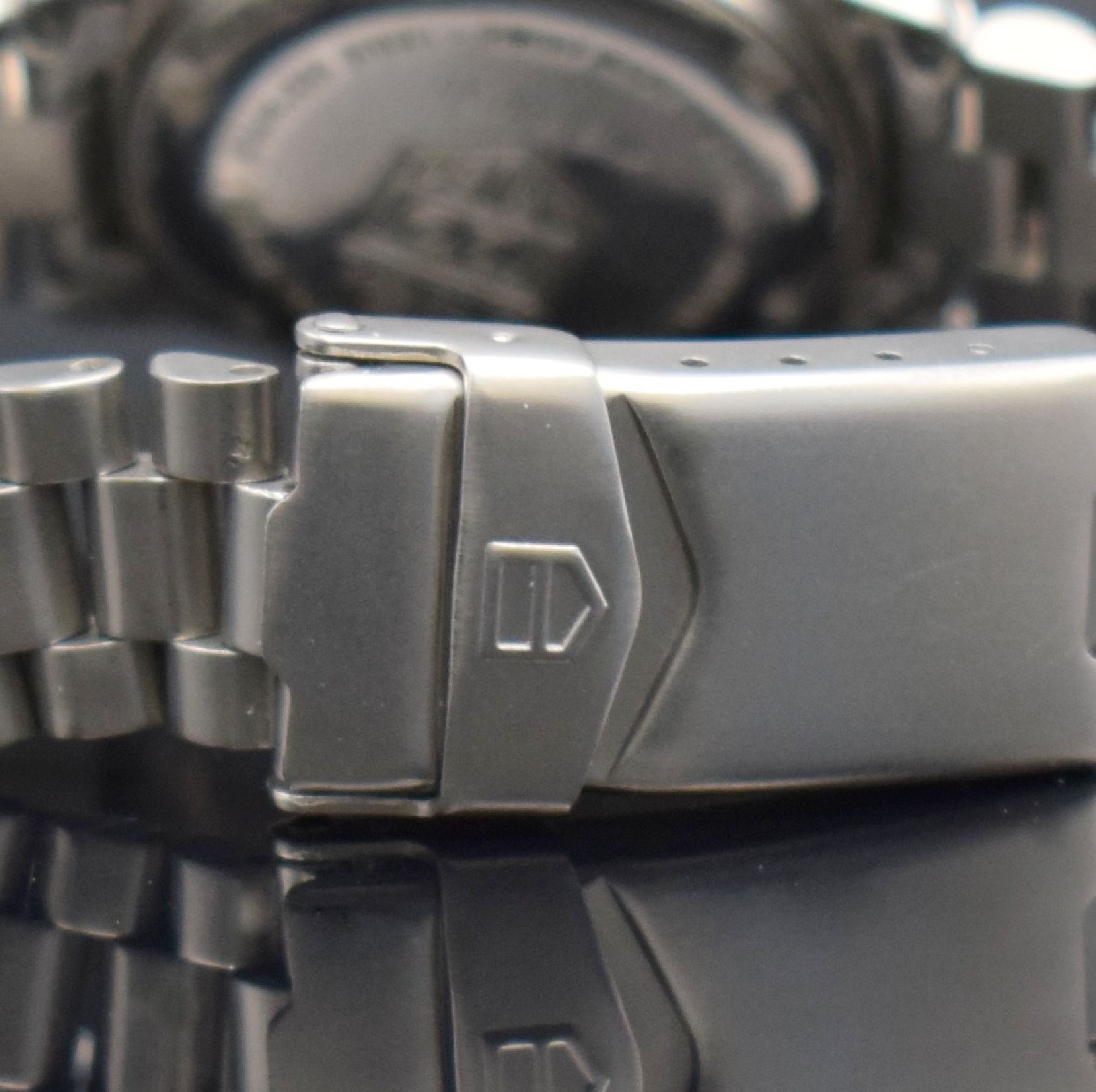 Detail d: TAG HEUER Professional Damenarmbanduhr, Schweiz um 1990, quarz, Ref. WE-1410-R, verschr. Edelstahlgeh., eins. drehb. Lünette, schwarzes Zifferbl. m. ...