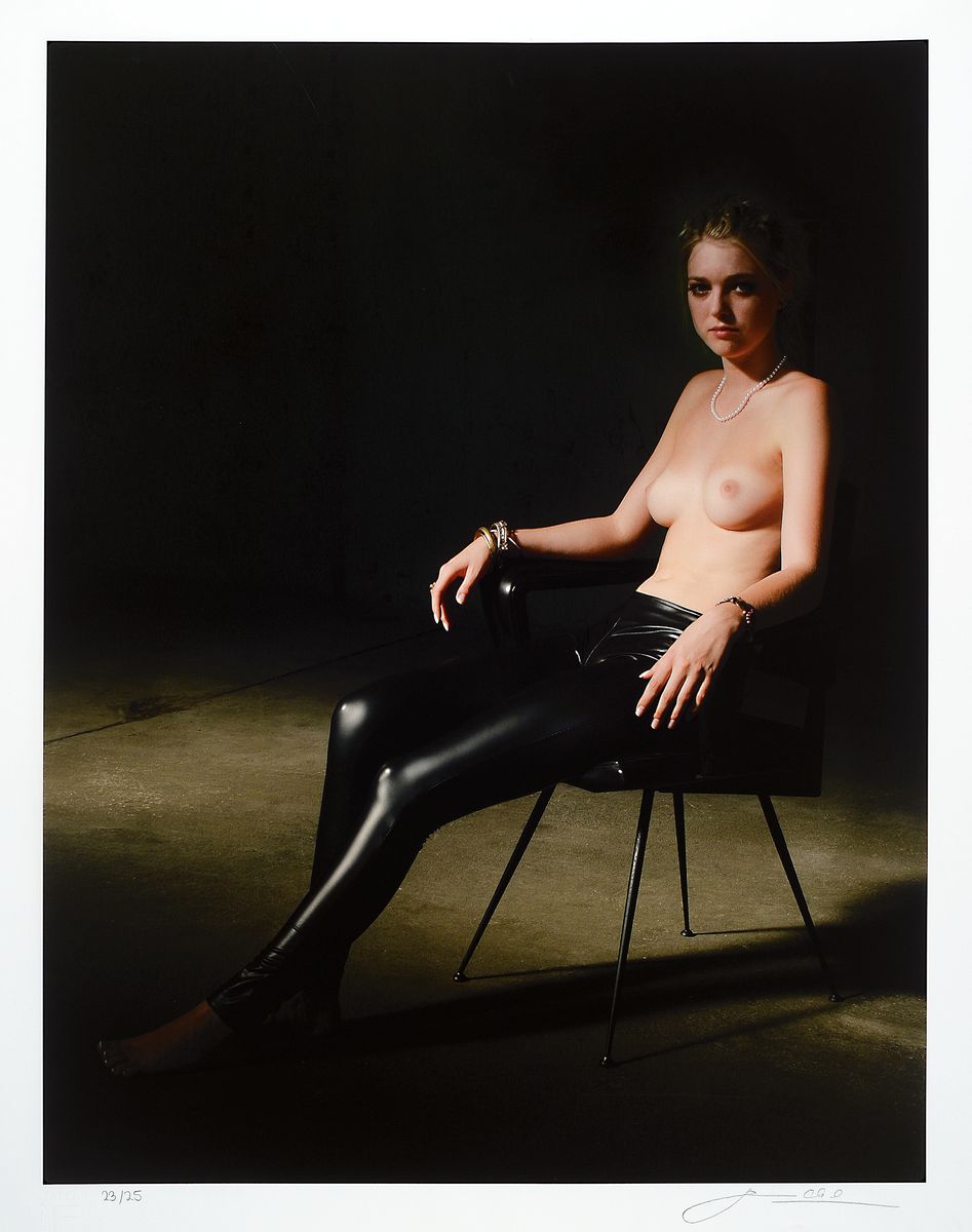 Peter Handel, geb. 1949 Anklam, Karina im Loft, Giclee auf Bütten, handsigniert, num. 23/25, 2013, Blattgr. ca. 61x49cm