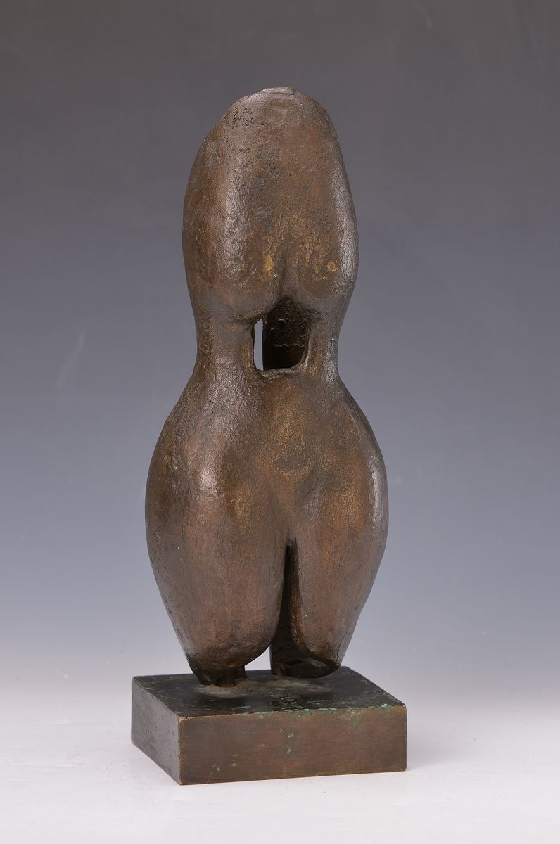 Detail k: Unbekannter zeitgenössischer Künstler, Bronzeskulptur, stilisierter Frauentorso, unsigniert, H. ca. 34cm