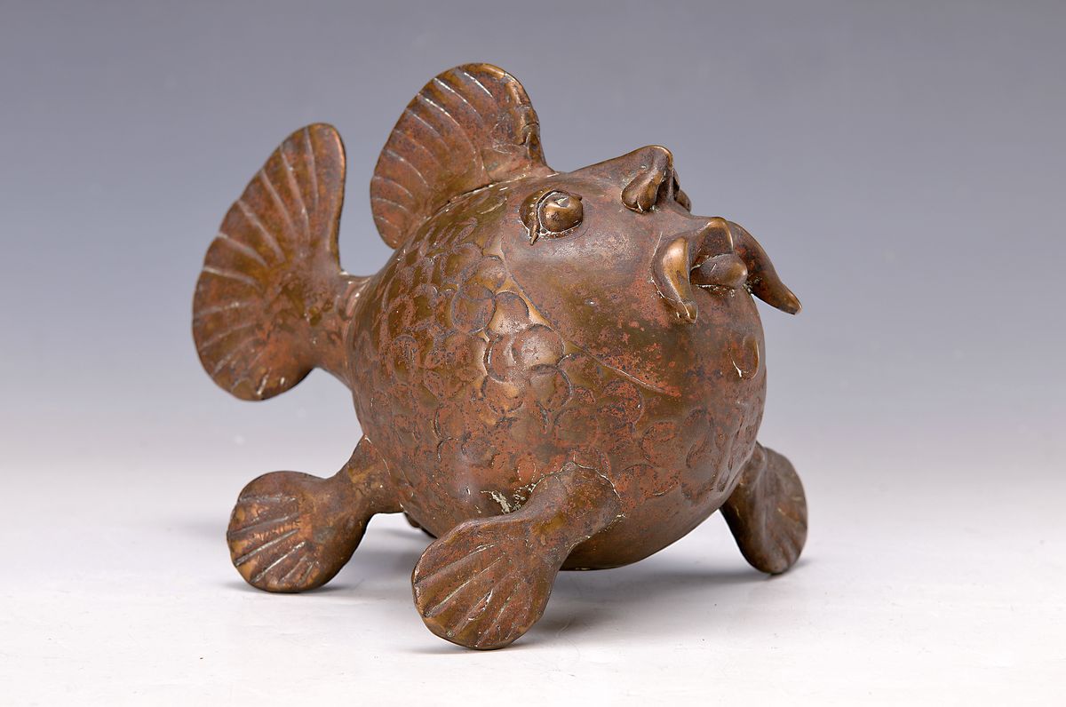 Detail k: Gernot Rumpf, geb. 1941 Kaiserslautern, Vater Fisch, Bronzeskulptur aus den 1980er Jahren, signiert, H. ca. 16cm