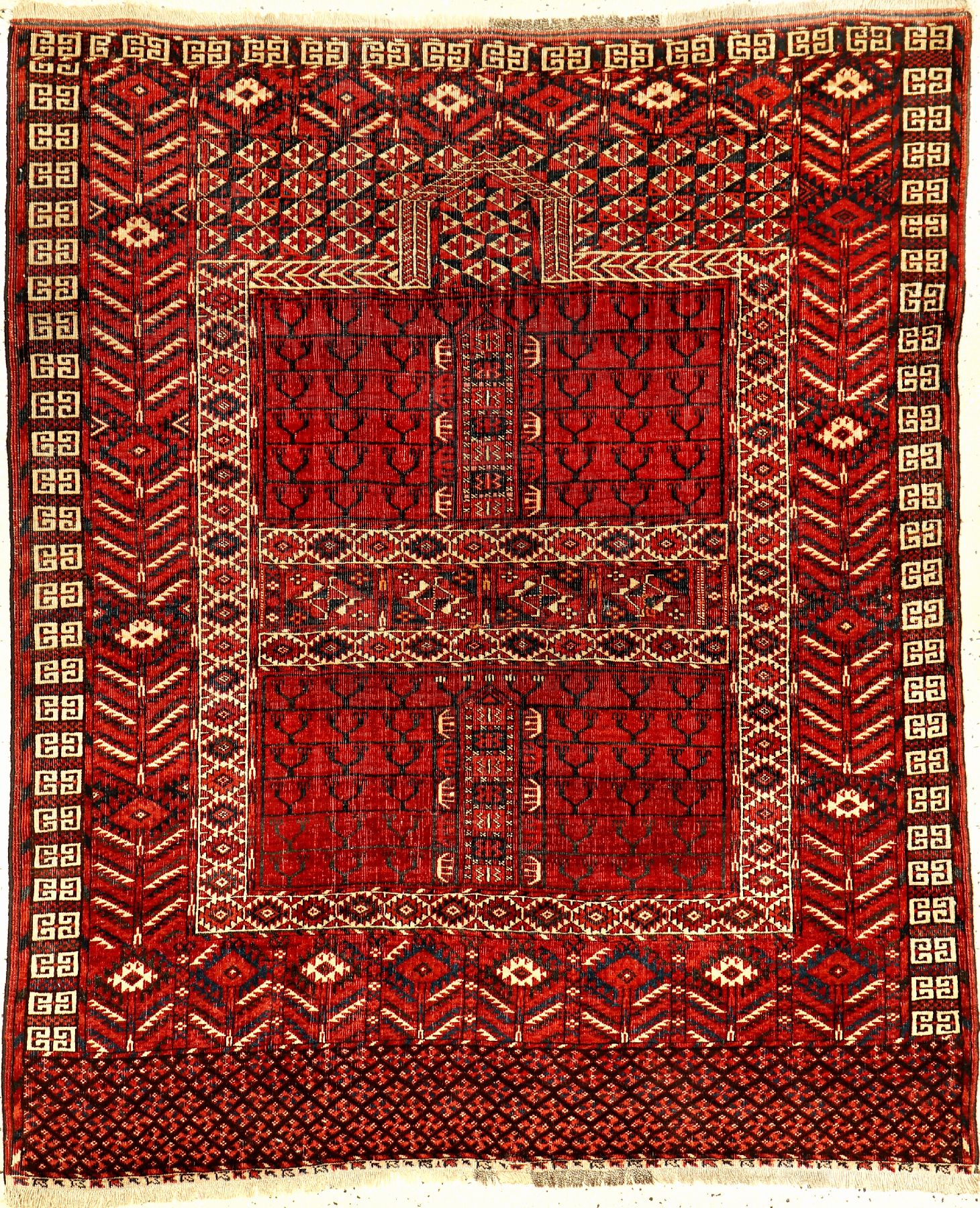 Tekke "Engsi" antik, Turkmenistan, 19.Jhd., Wolle geknüpft auf Wolle. Klassischer Tür-Eingangsteppich der Tekke Nomaden mit besonderem ...